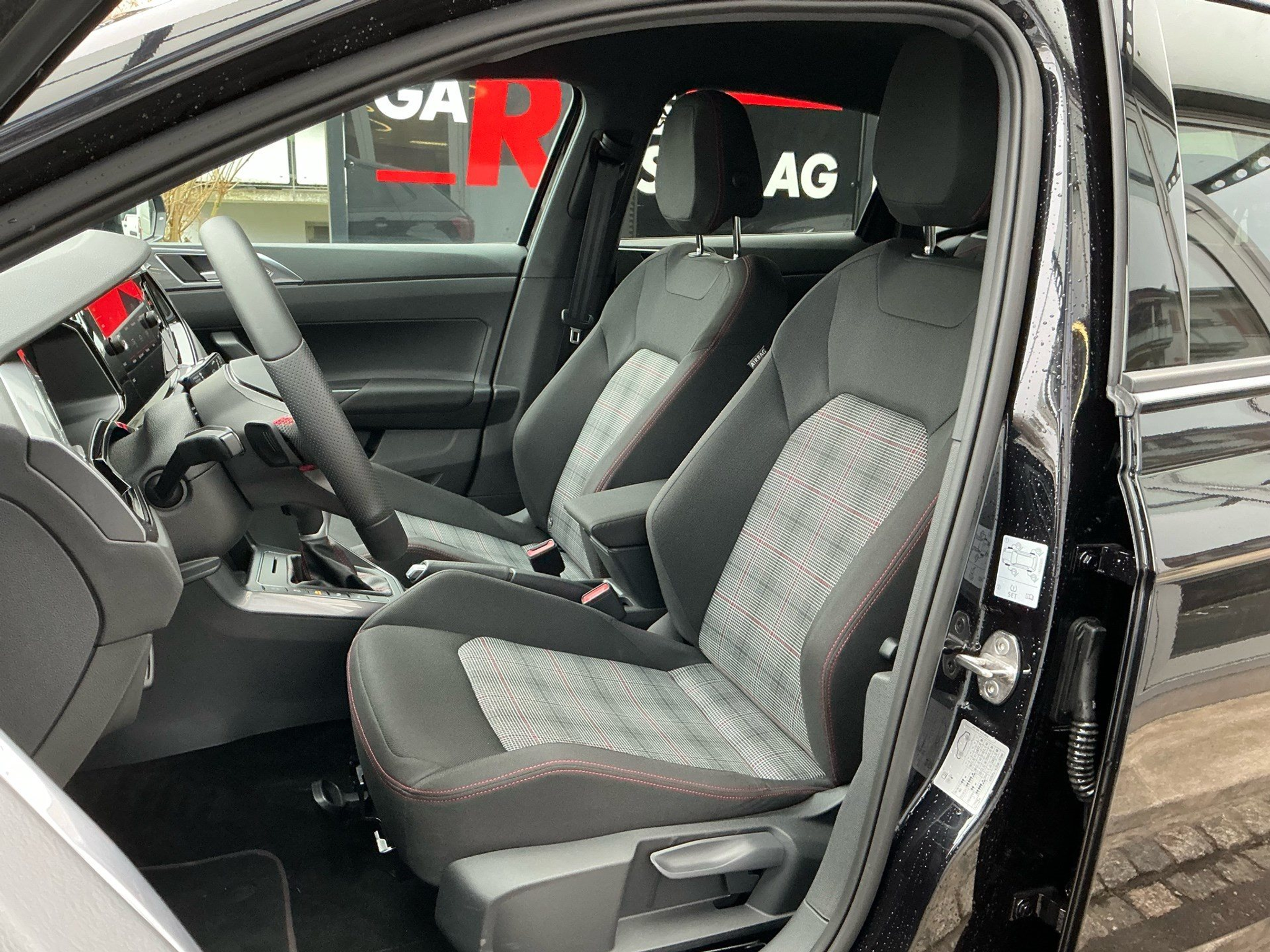 listing desktop thumbnail image 7