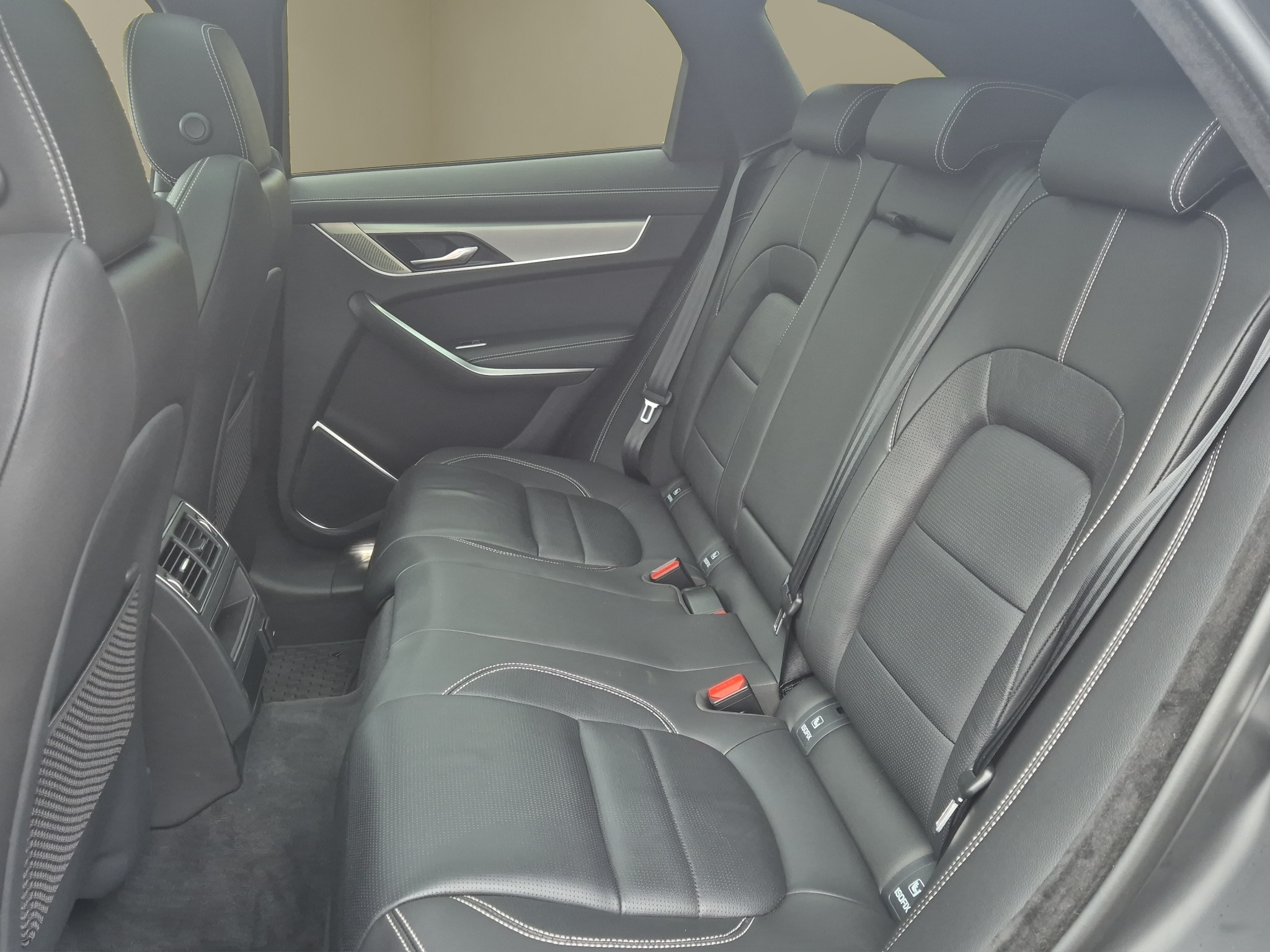 listing desktop thumbnail image 14