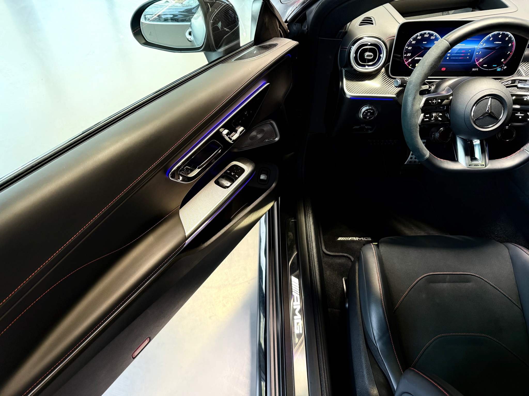 listing desktop thumbnail image 11