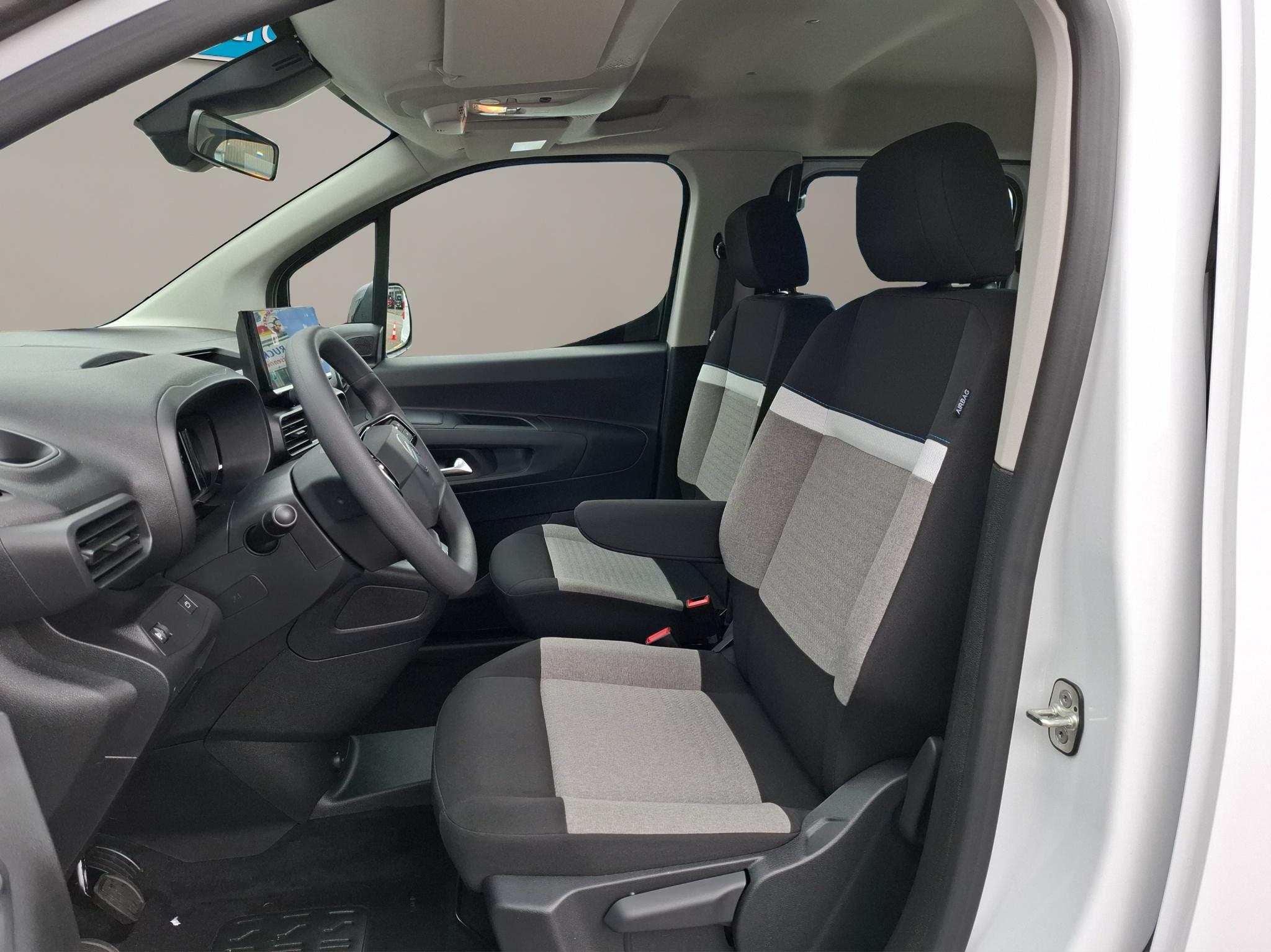 listing desktop thumbnail image 4