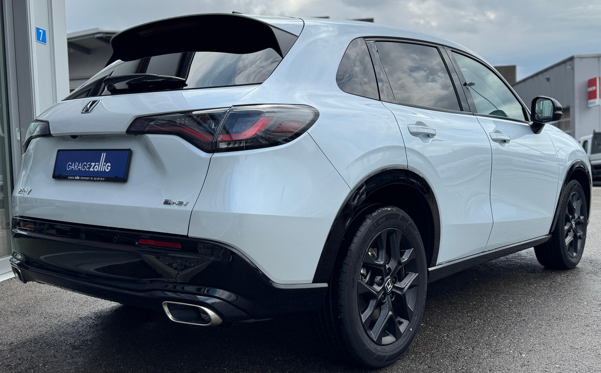 listing desktop thumbnail image 5