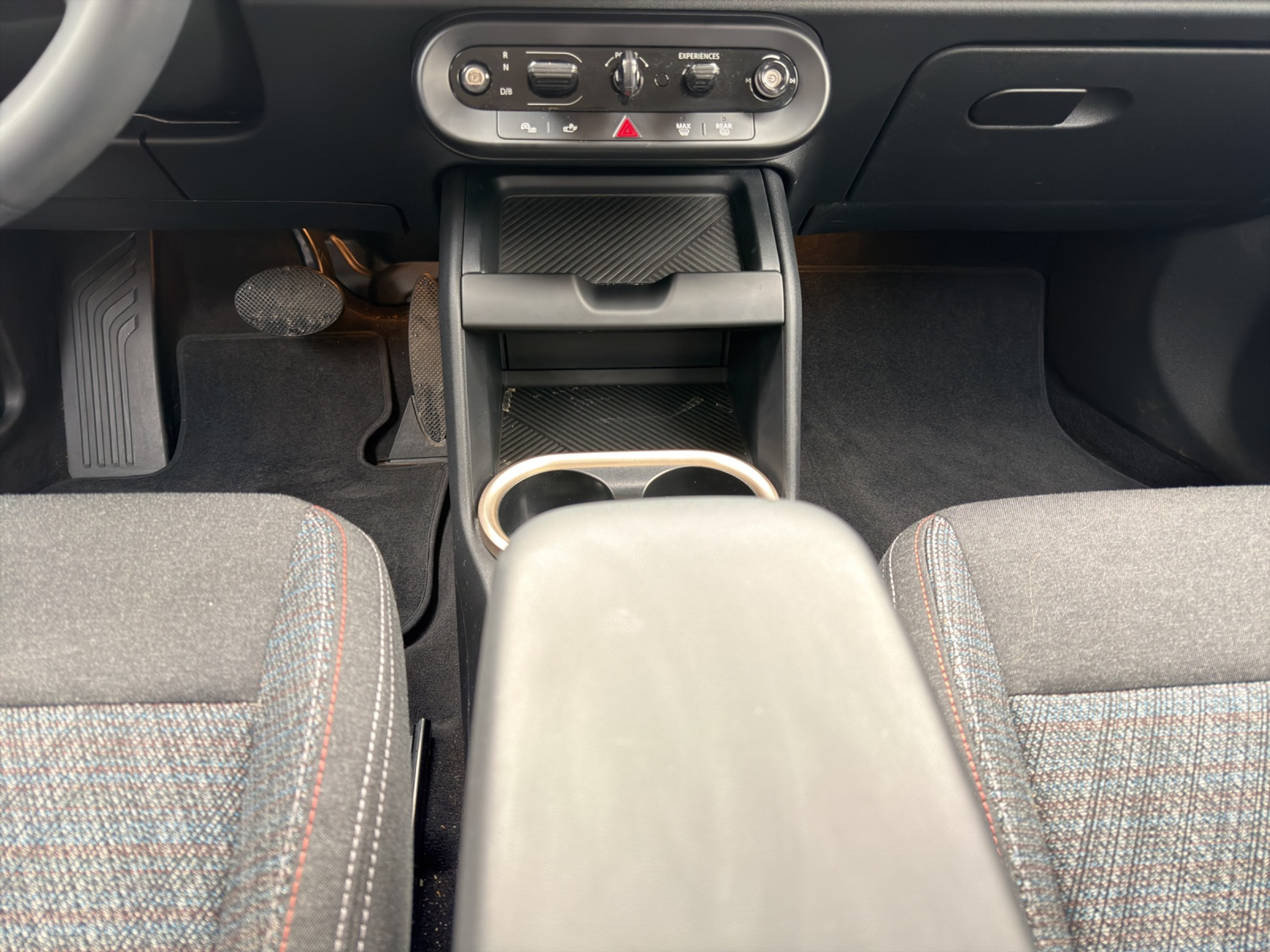 listing desktop thumbnail image 16