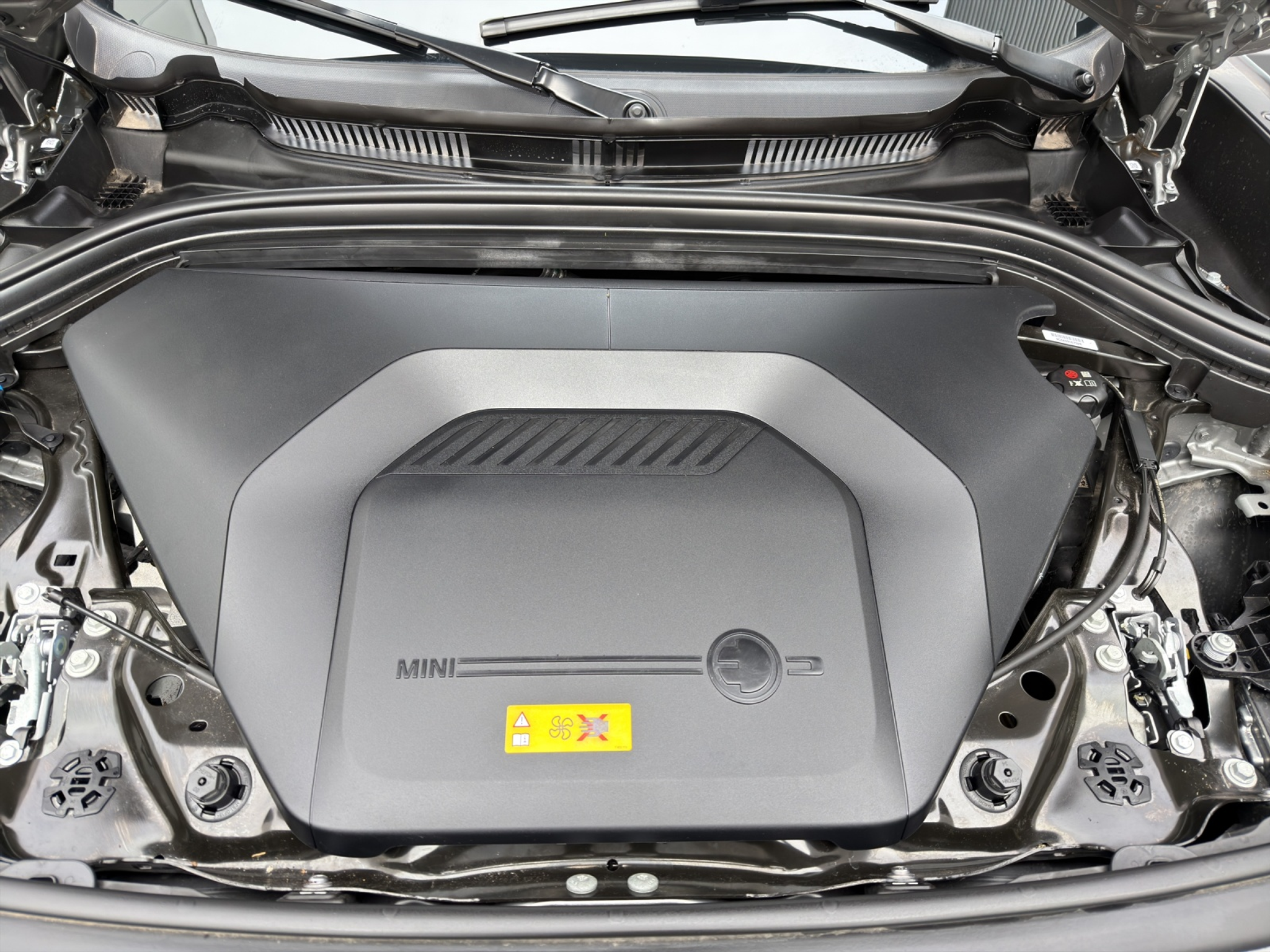 listing desktop thumbnail image 10