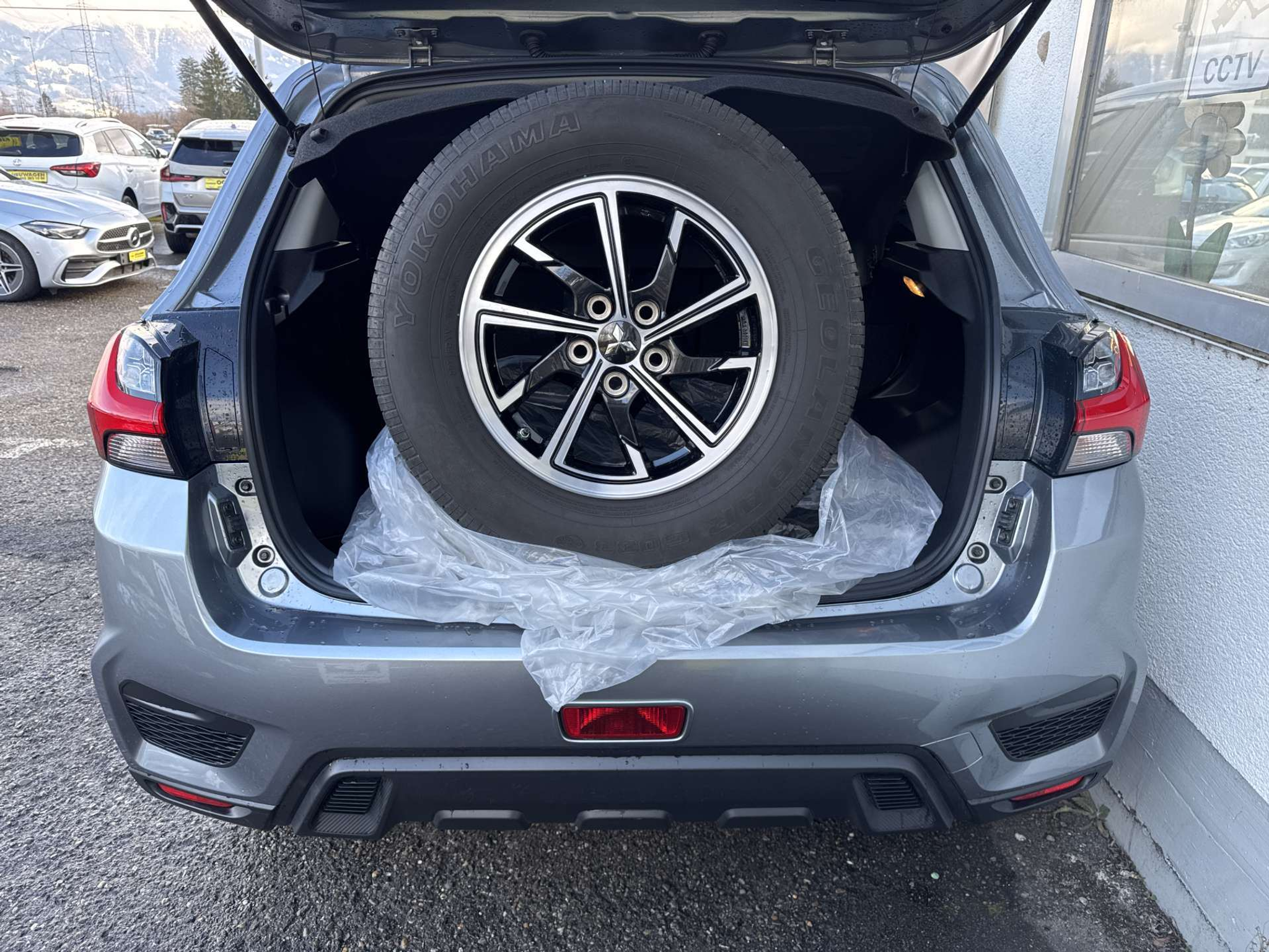 listing desktop thumbnail image 8