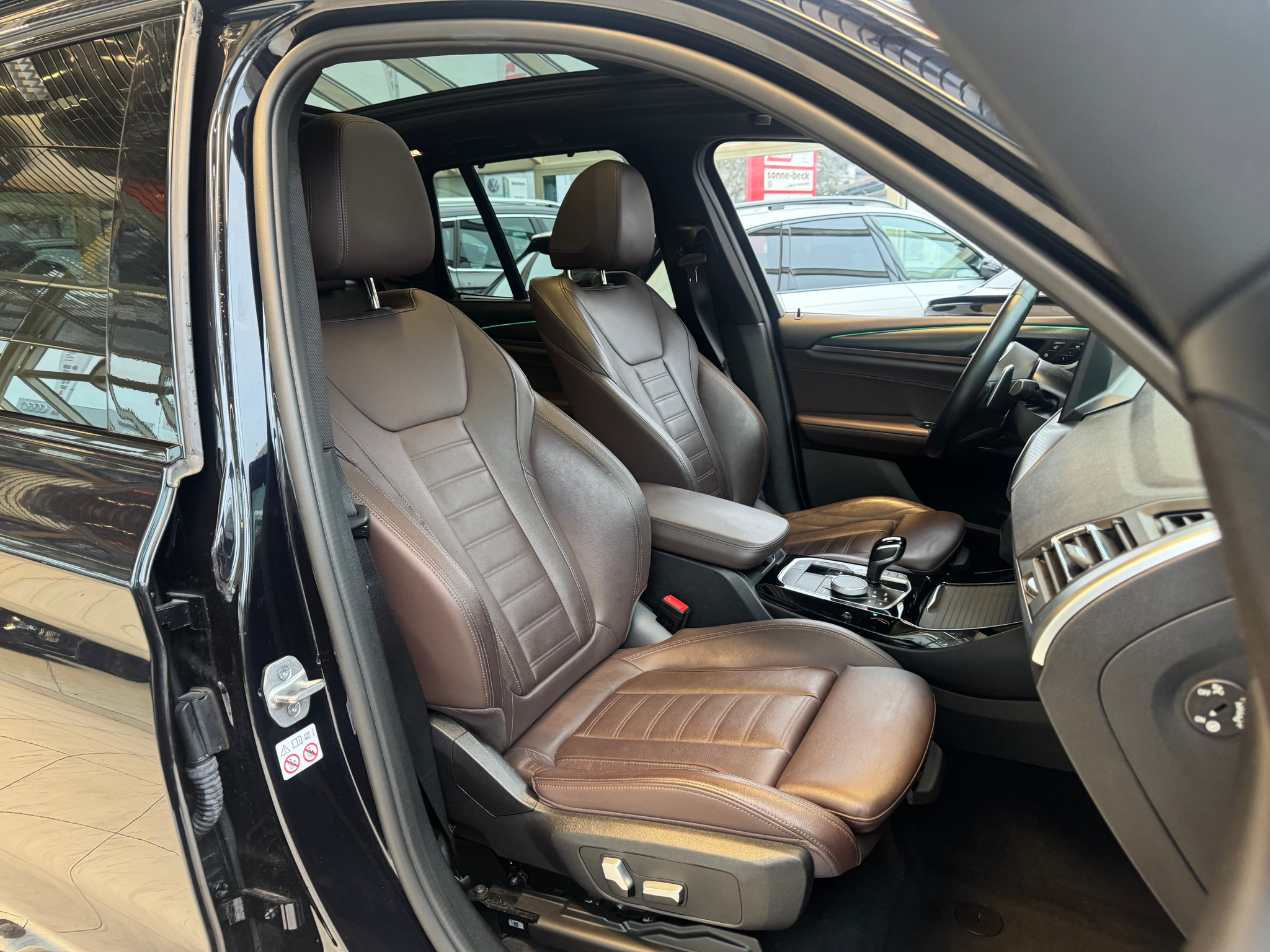 listing desktop thumbnail image 8