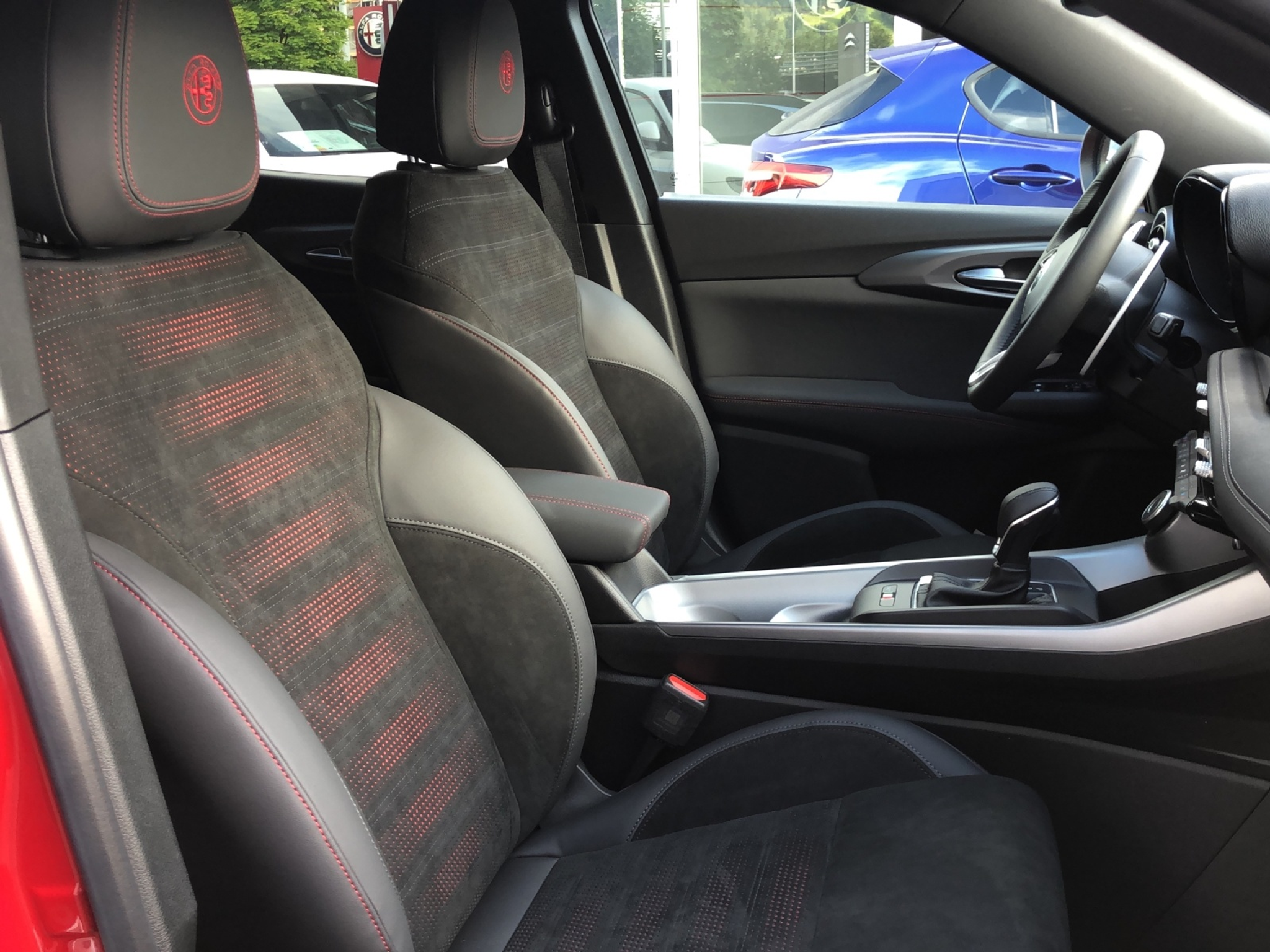 listing desktop thumbnail image 11