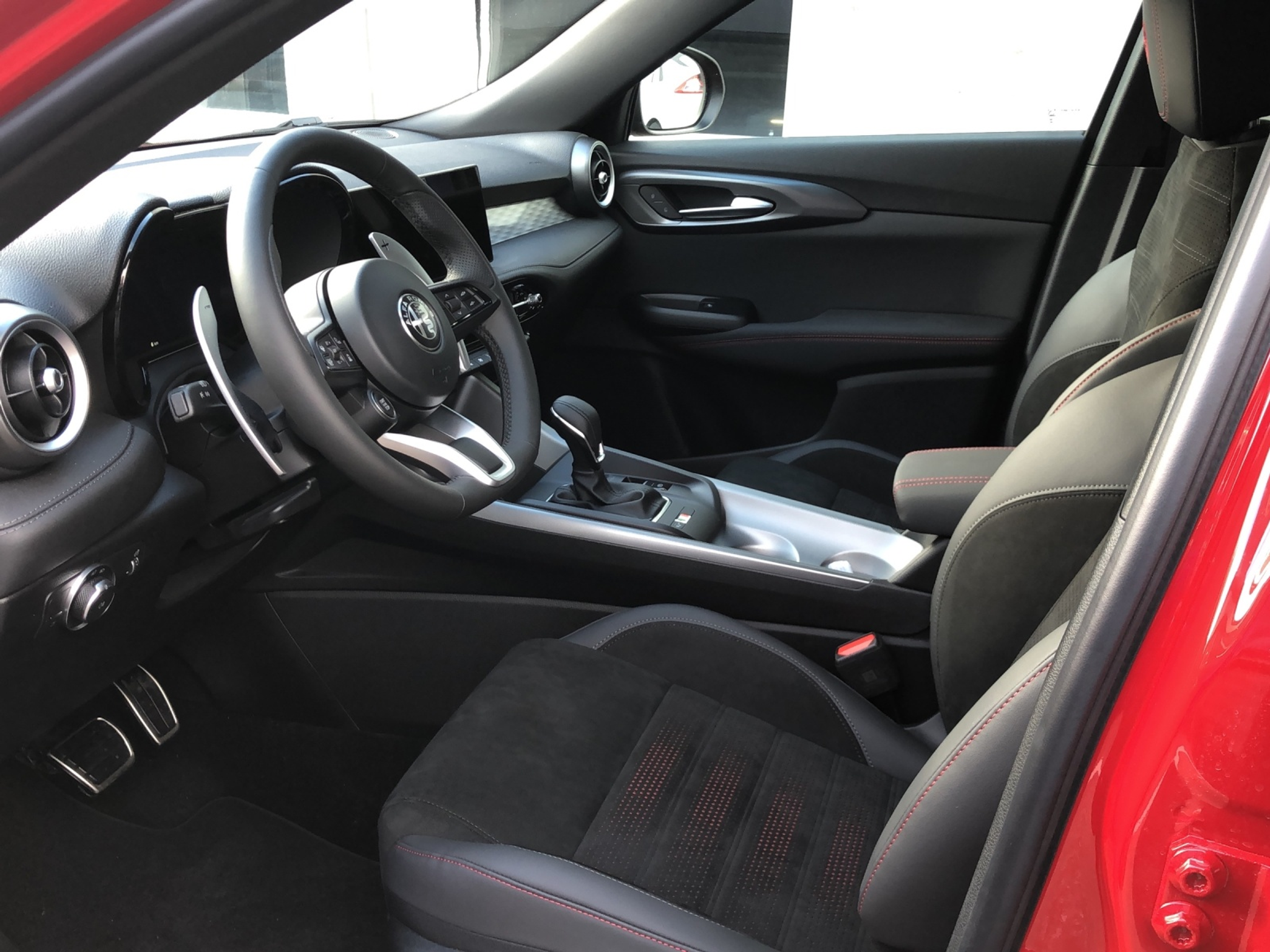 listing desktop thumbnail image 4