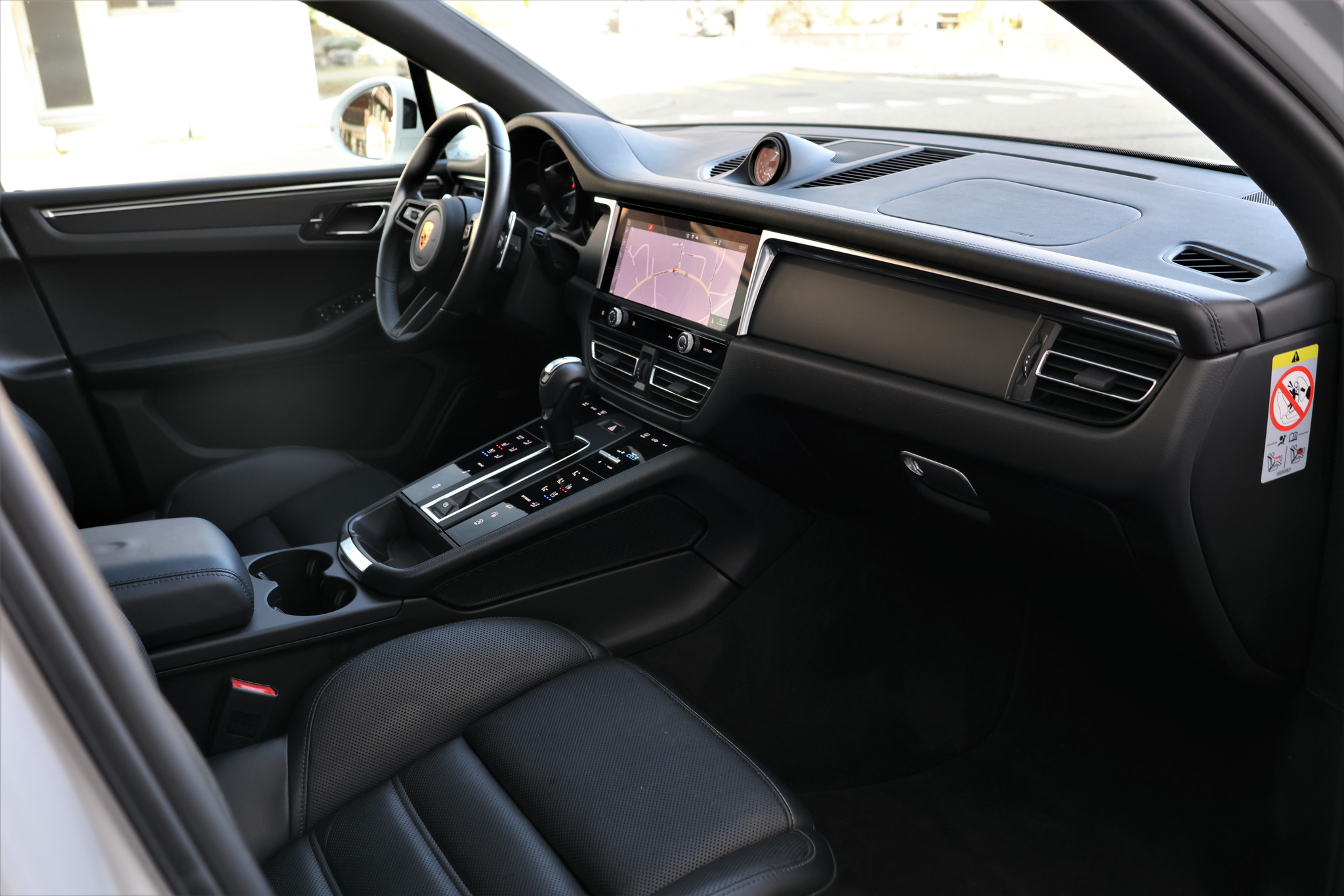 listing desktop thumbnail image 17