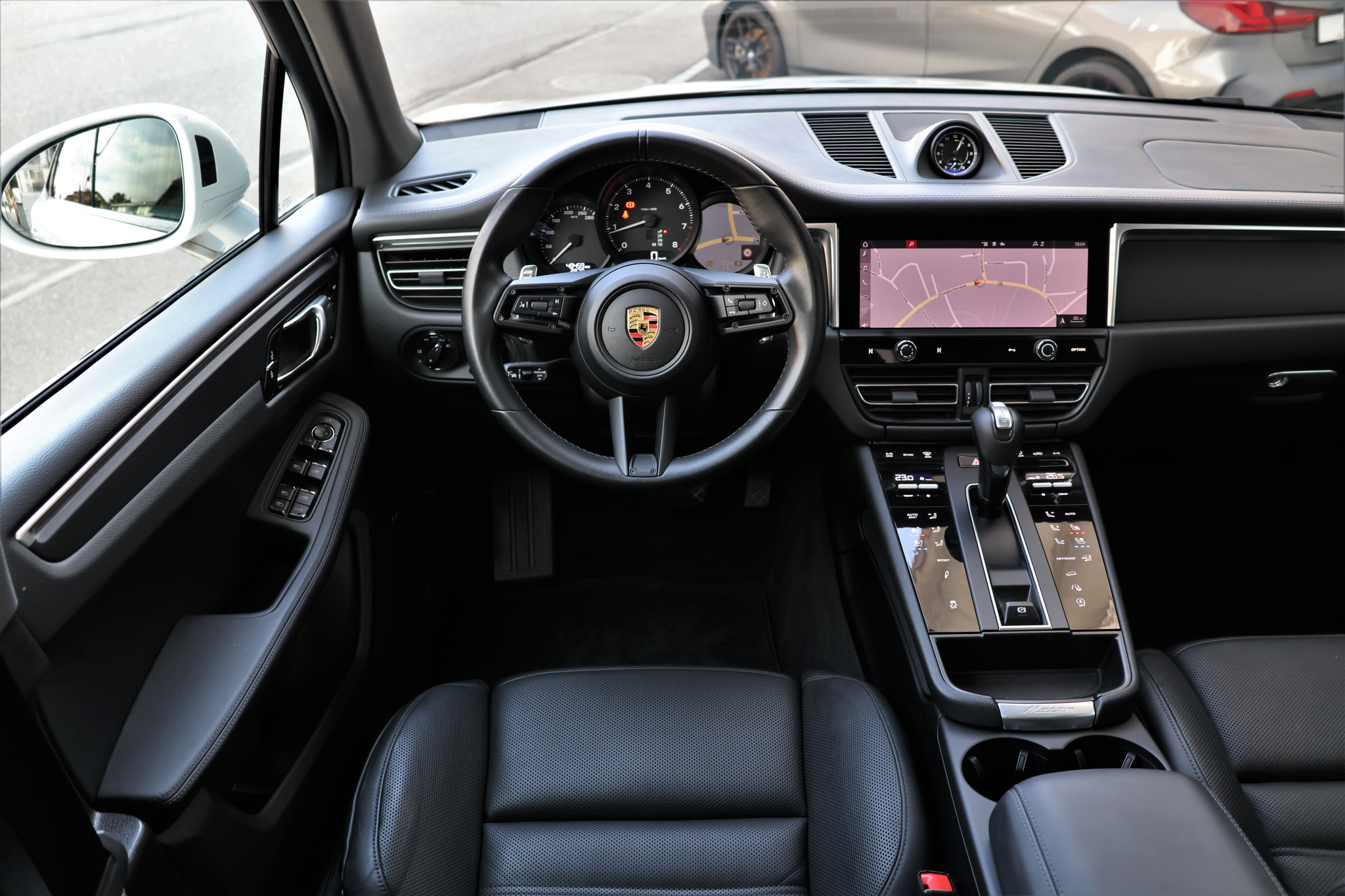 listing desktop thumbnail image 12