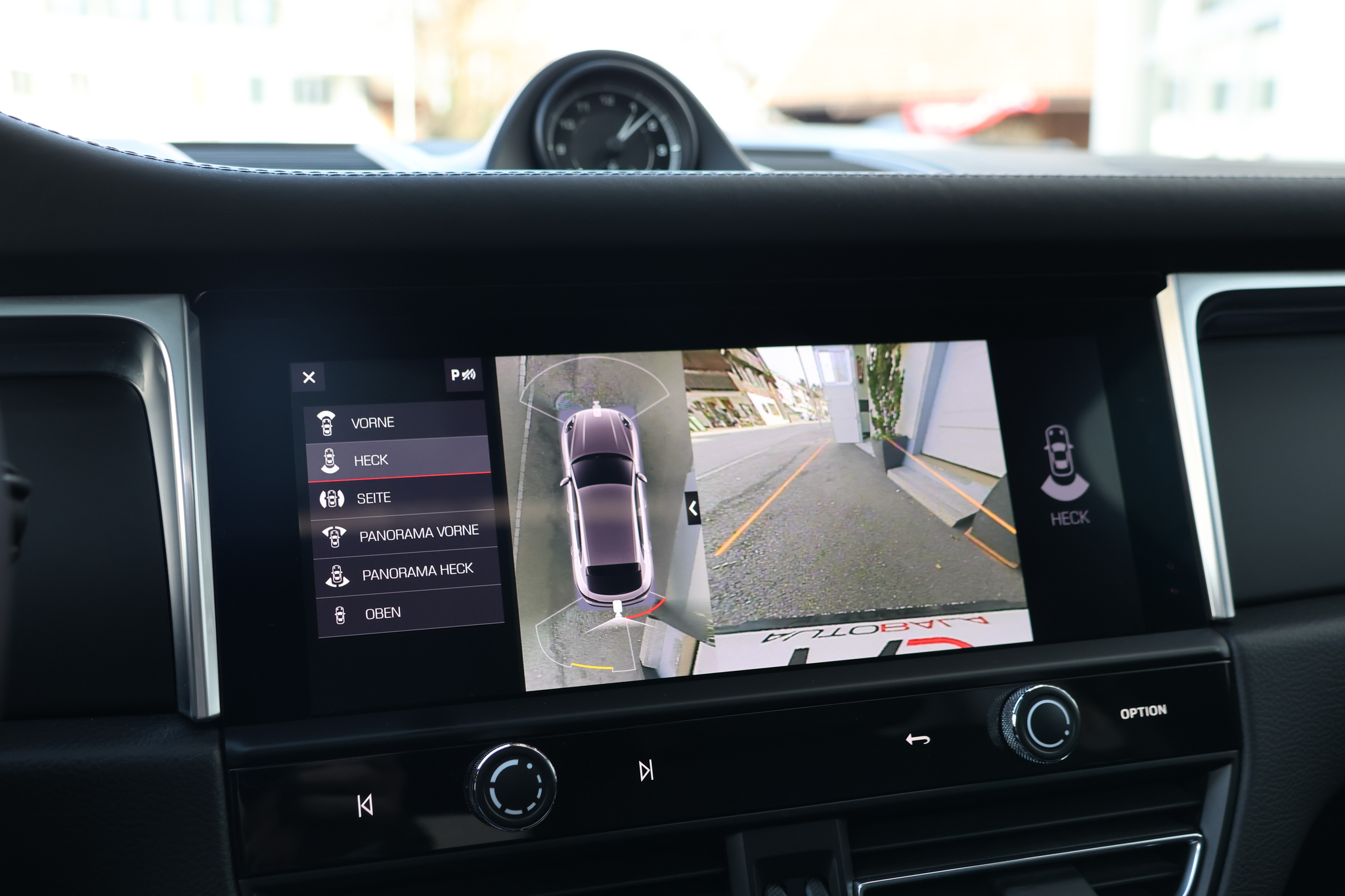 listing desktop thumbnail image 21