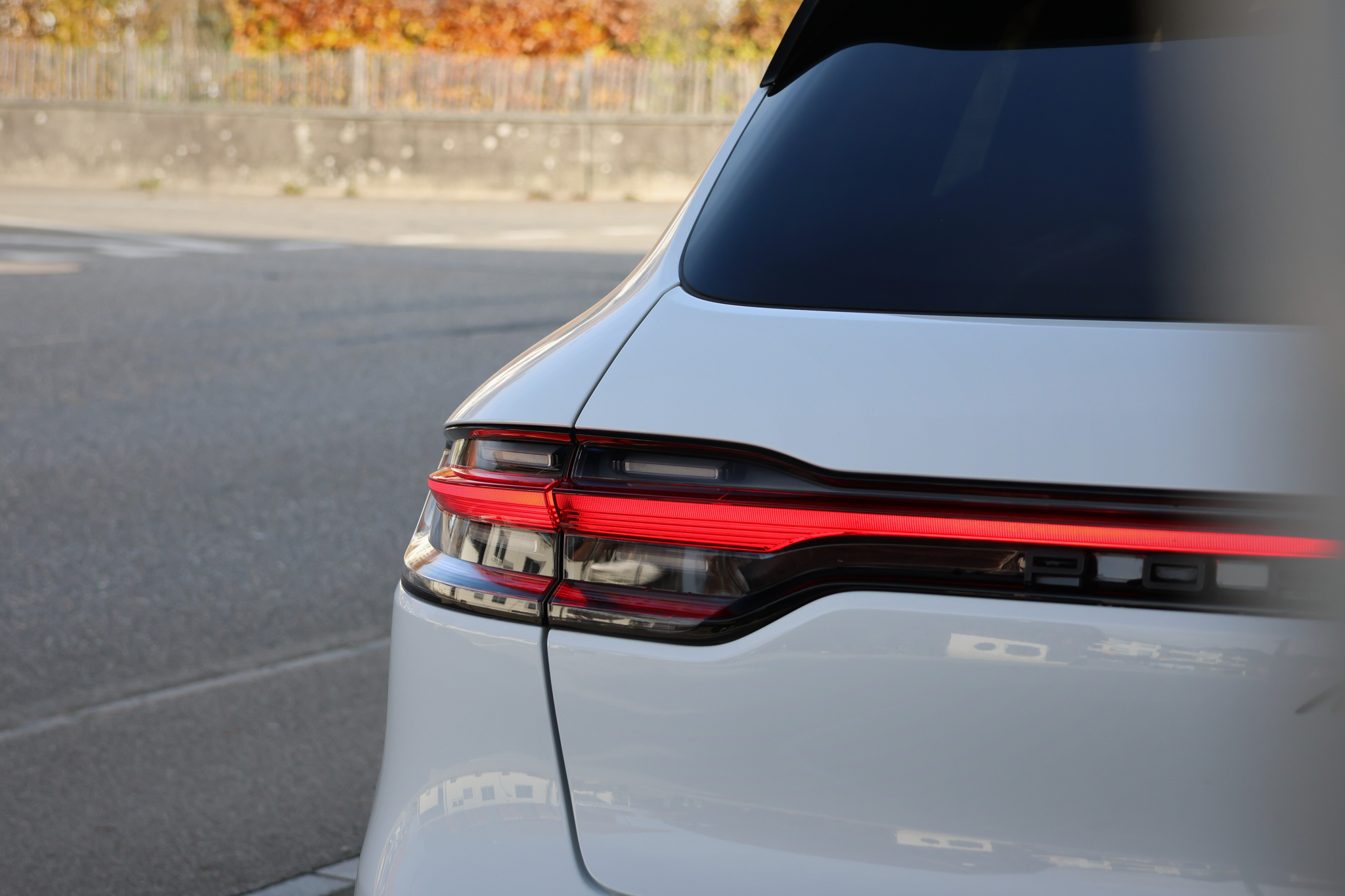 listing desktop thumbnail image 4