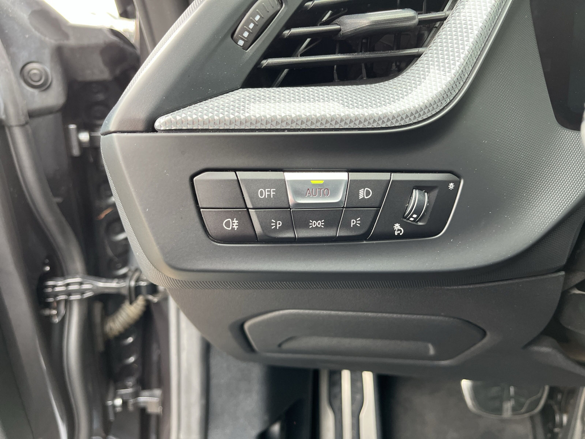 listing desktop thumbnail image 19