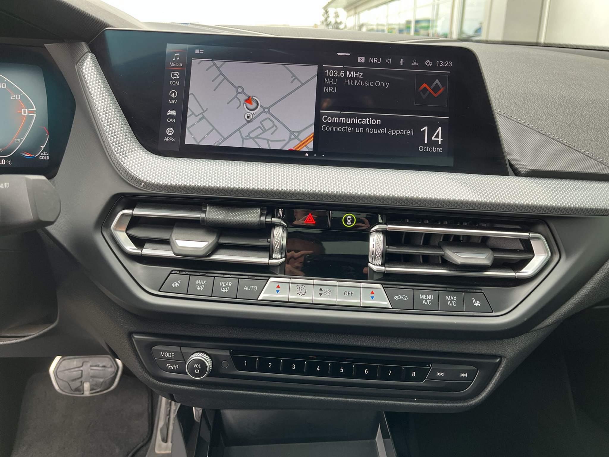 listing desktop thumbnail image 10