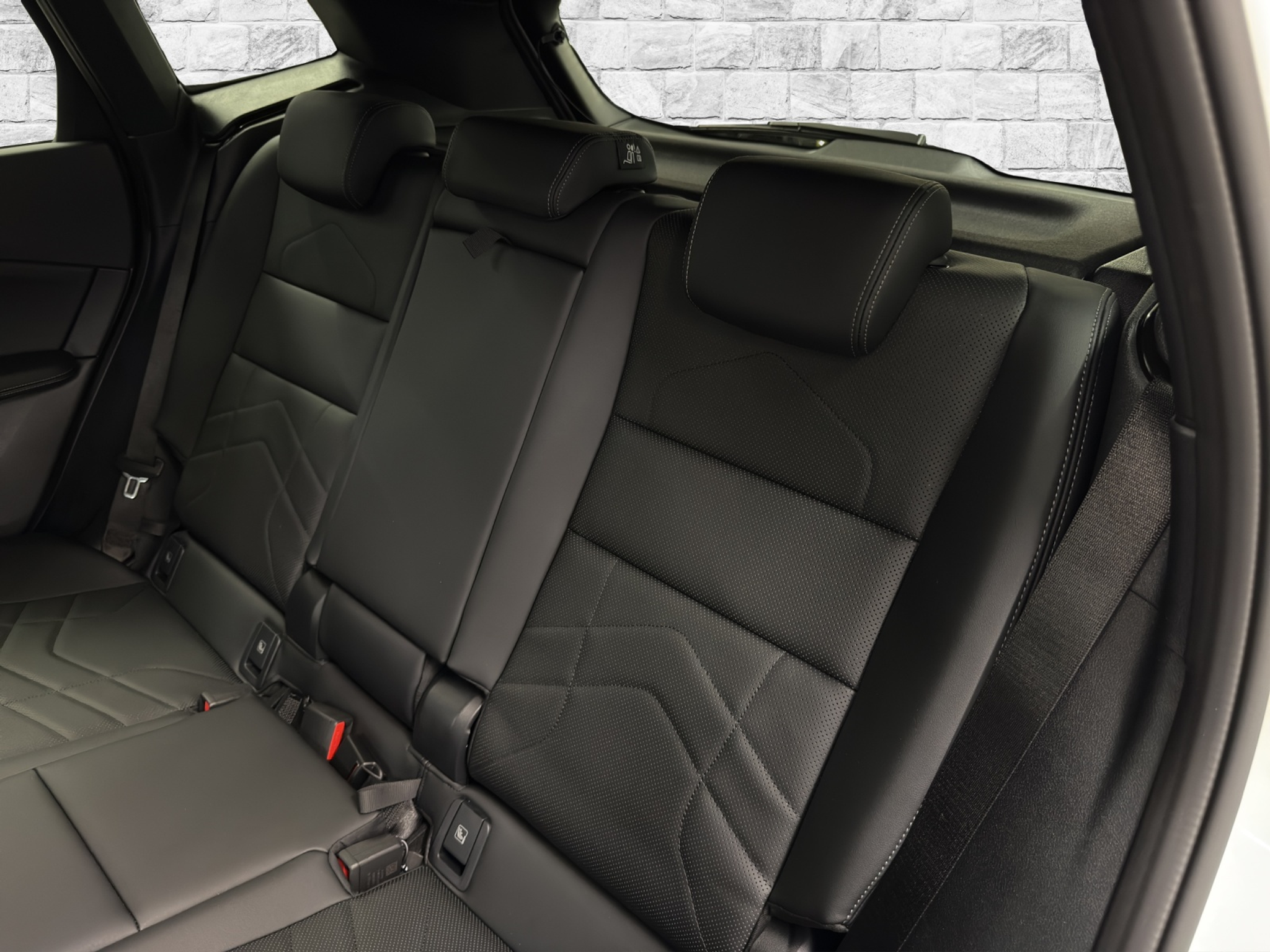 listing desktop thumbnail image 12