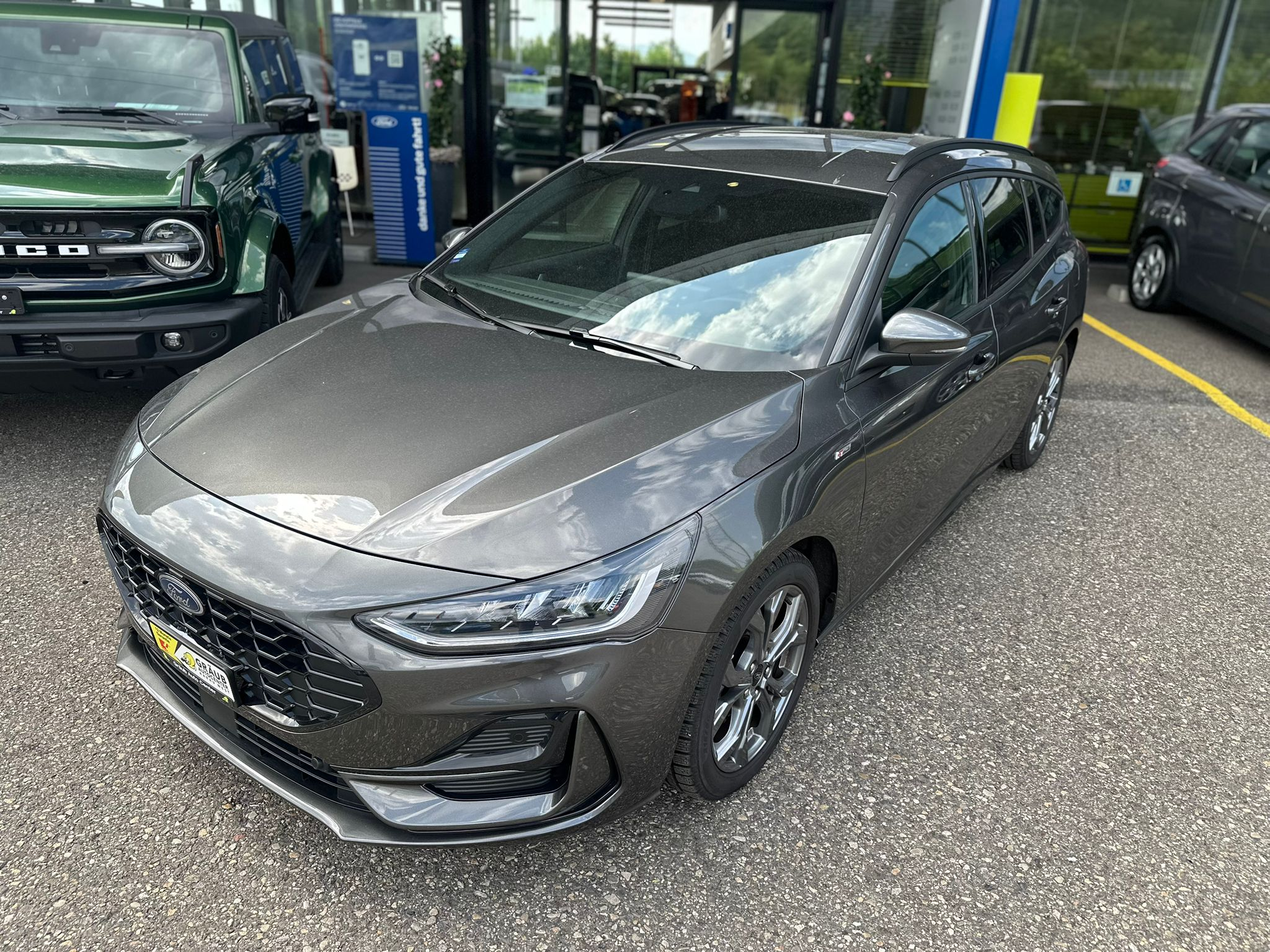 listing desktop thumbnail image 3