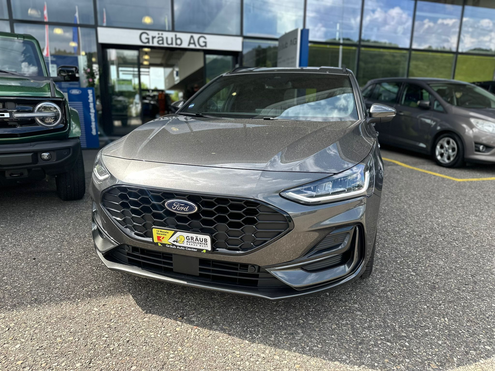 listing desktop thumbnail image 1