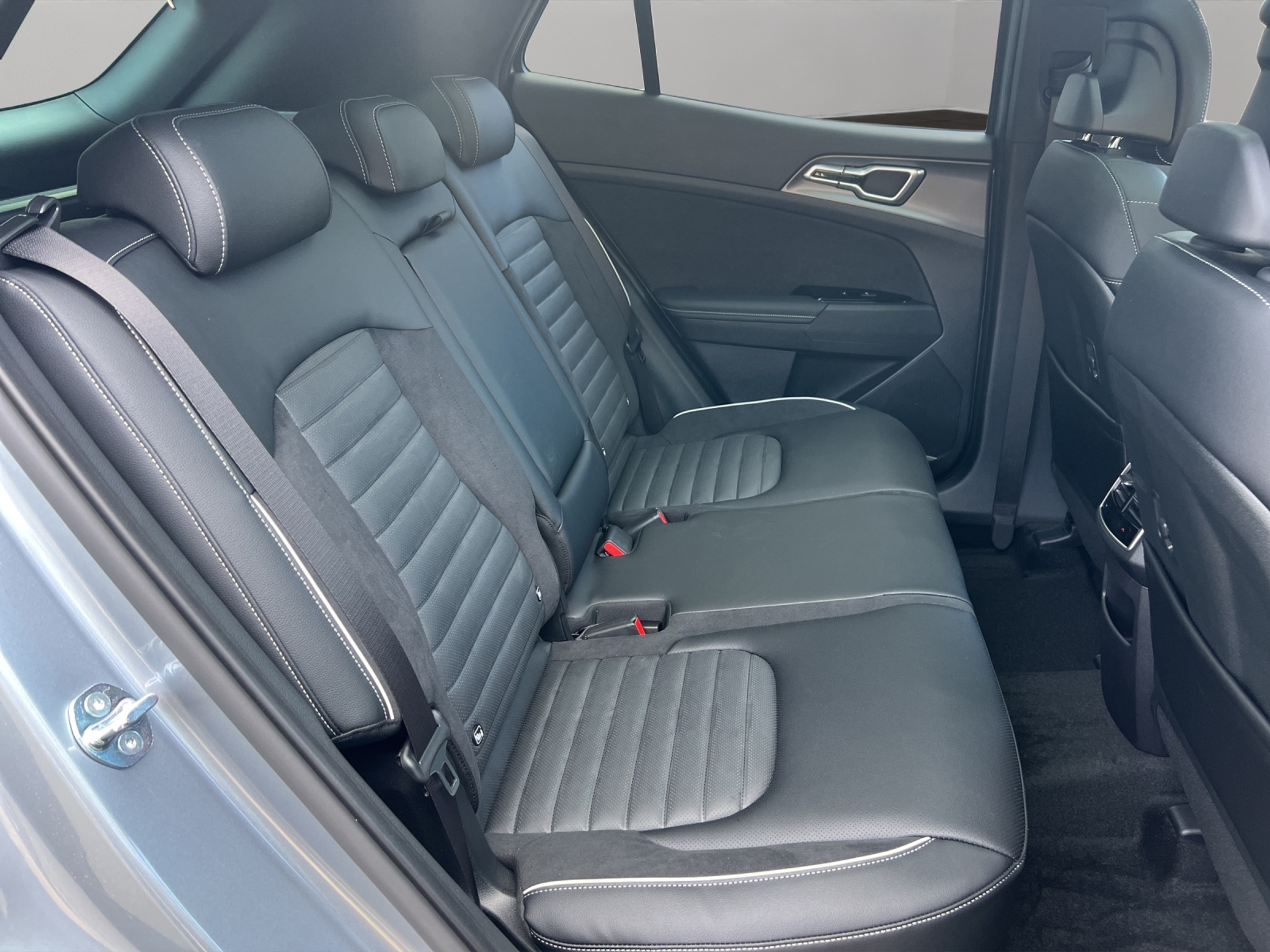 listing desktop thumbnail image 11