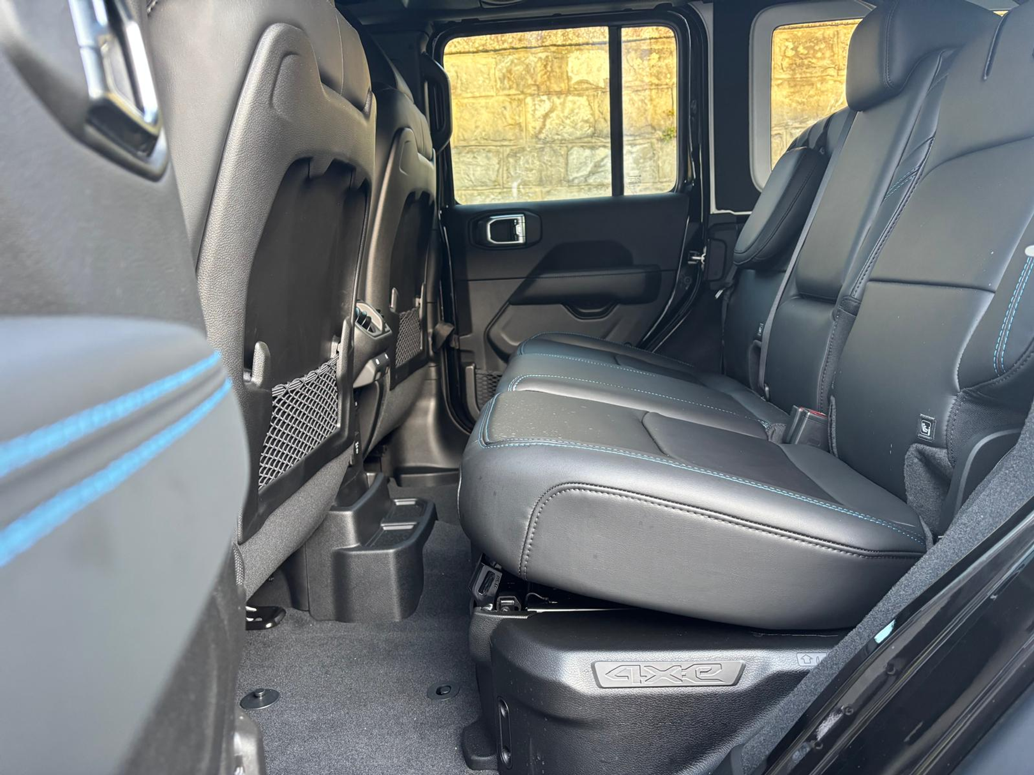 listing desktop thumbnail image 6