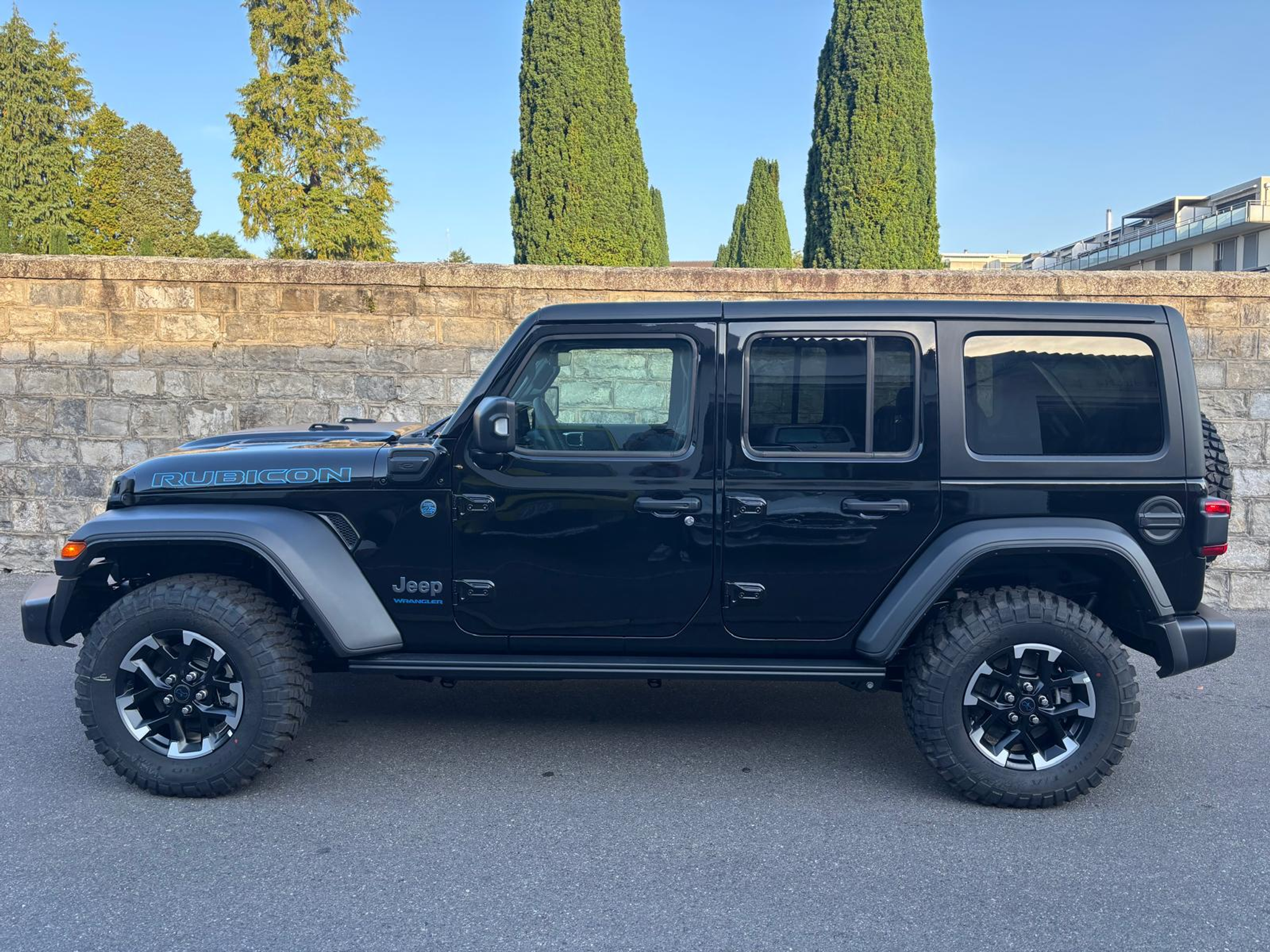 listing desktop thumbnail image 0