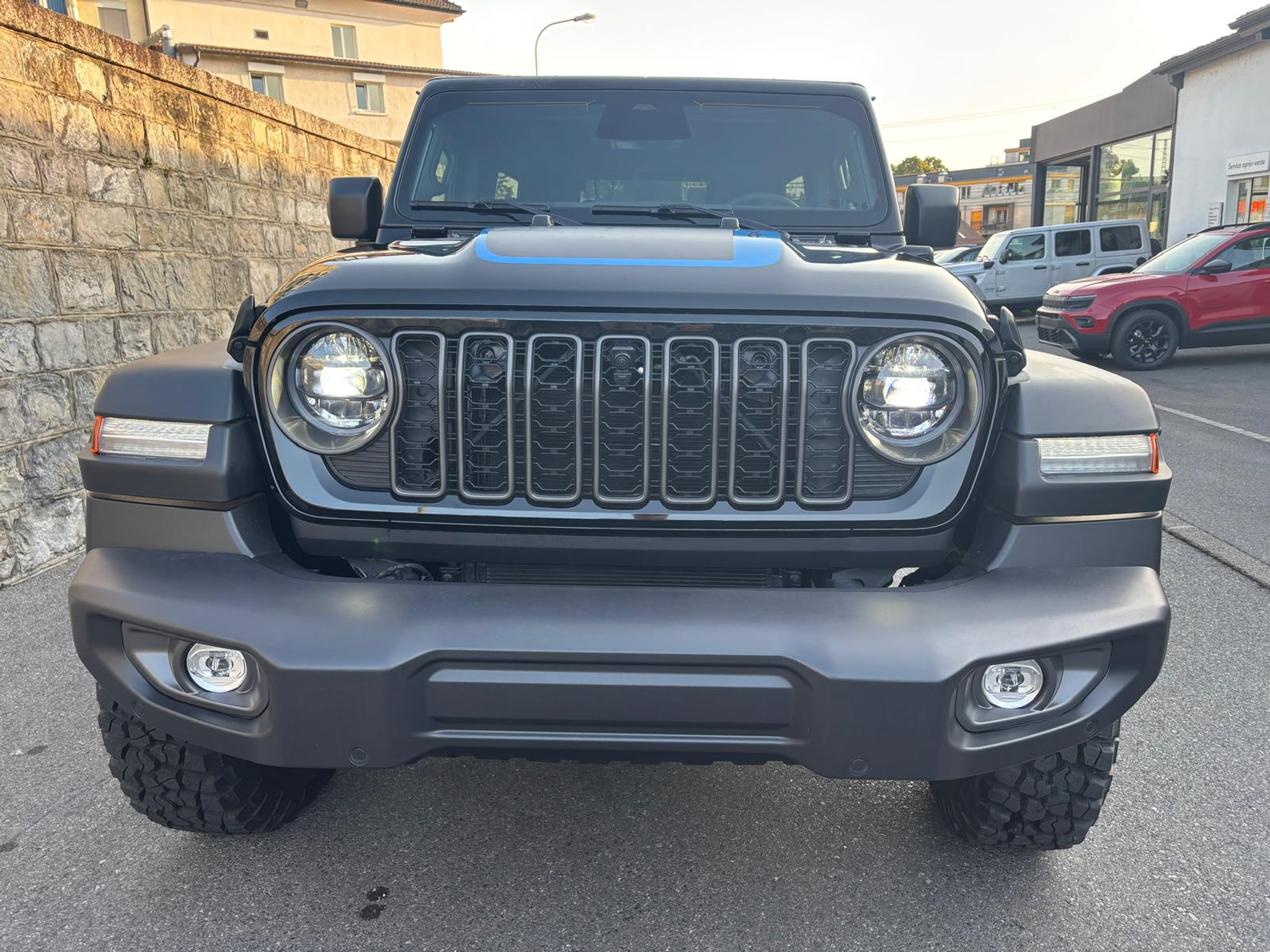 listing desktop thumbnail image 2