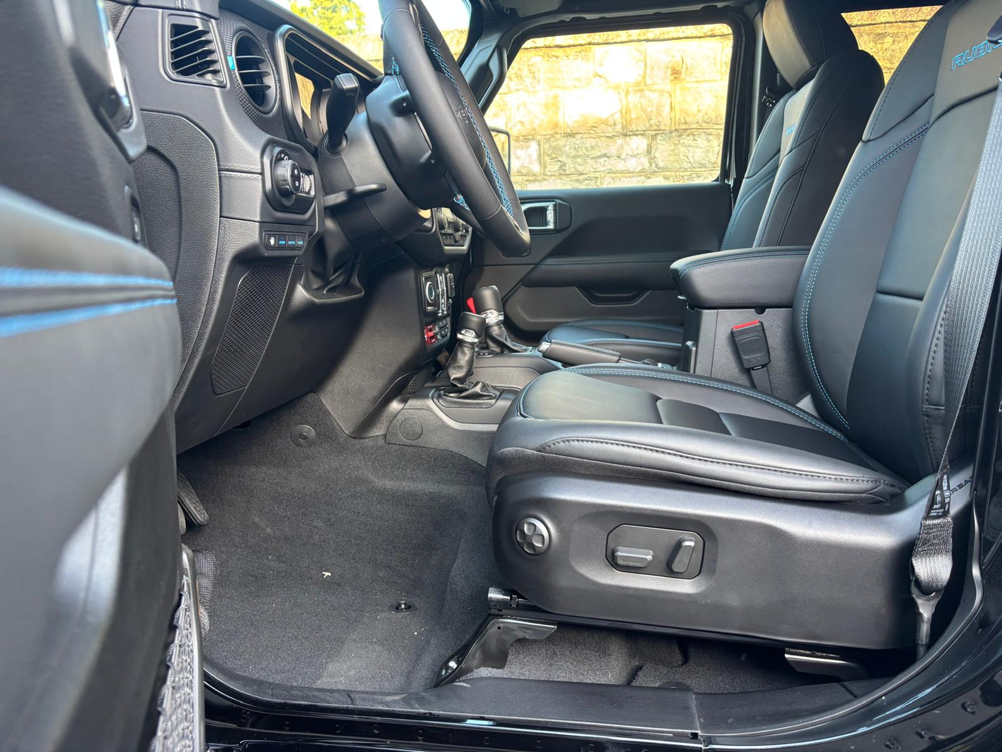 listing desktop thumbnail image 7