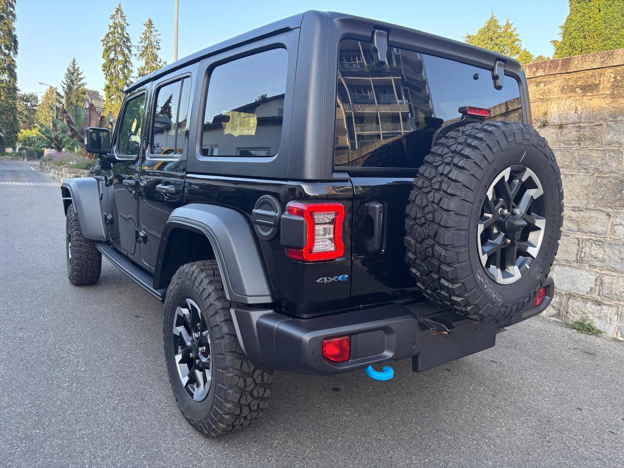 listing desktop thumbnail image 5