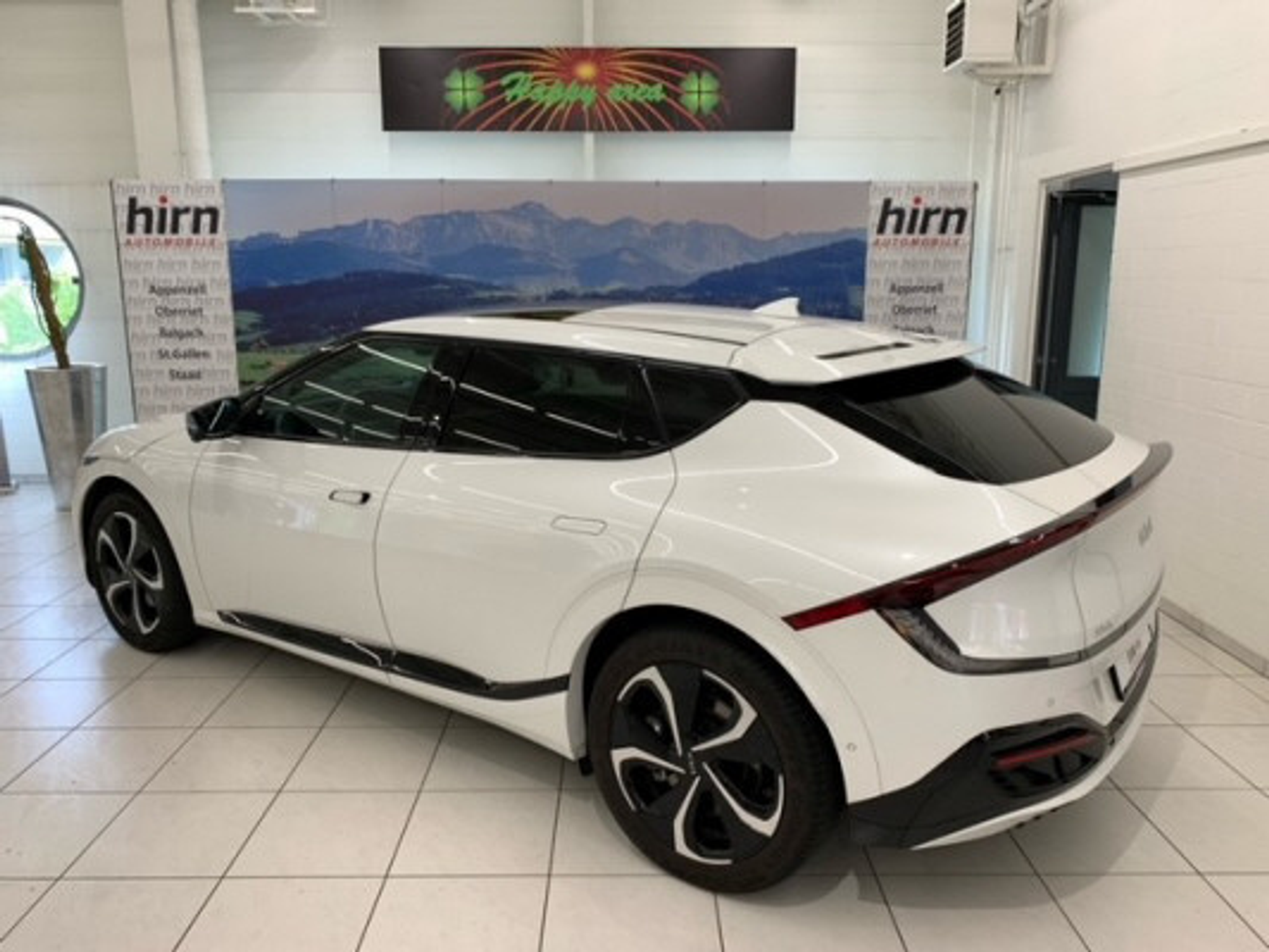 listing desktop thumbnail image 1