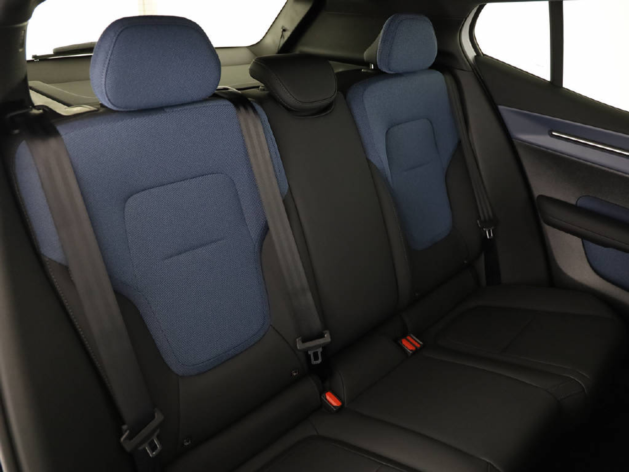 listing desktop thumbnail image 25