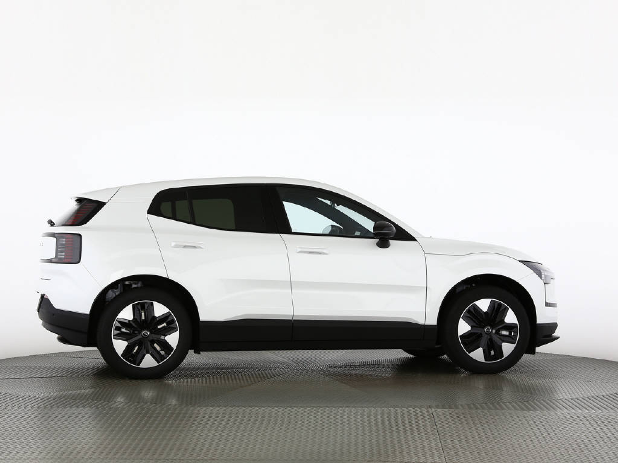 listing desktop thumbnail image 16