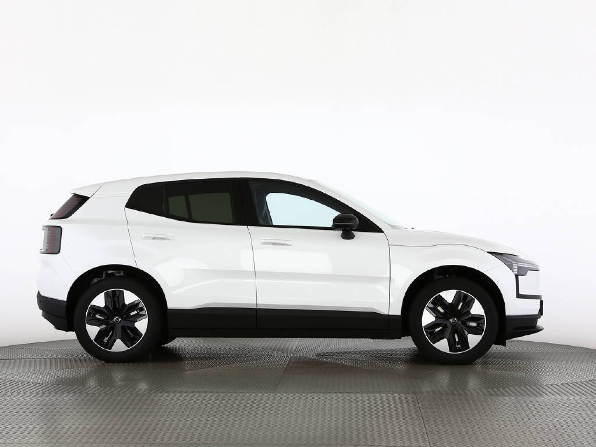 listing desktop thumbnail image 17