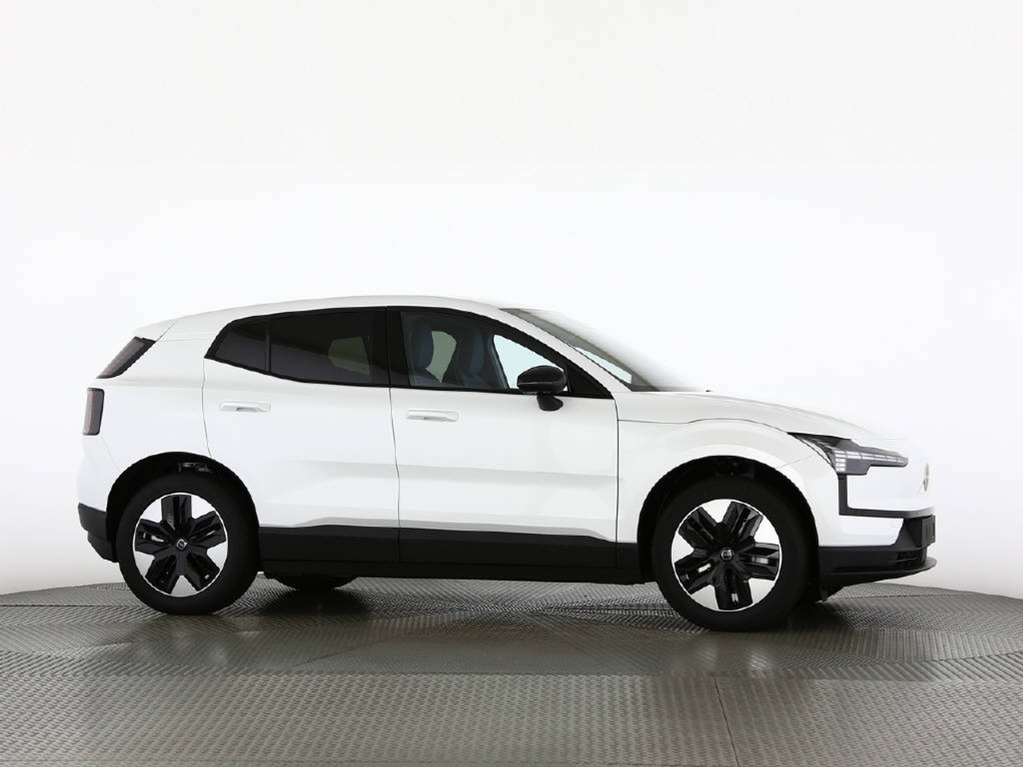 listing desktop thumbnail image 18