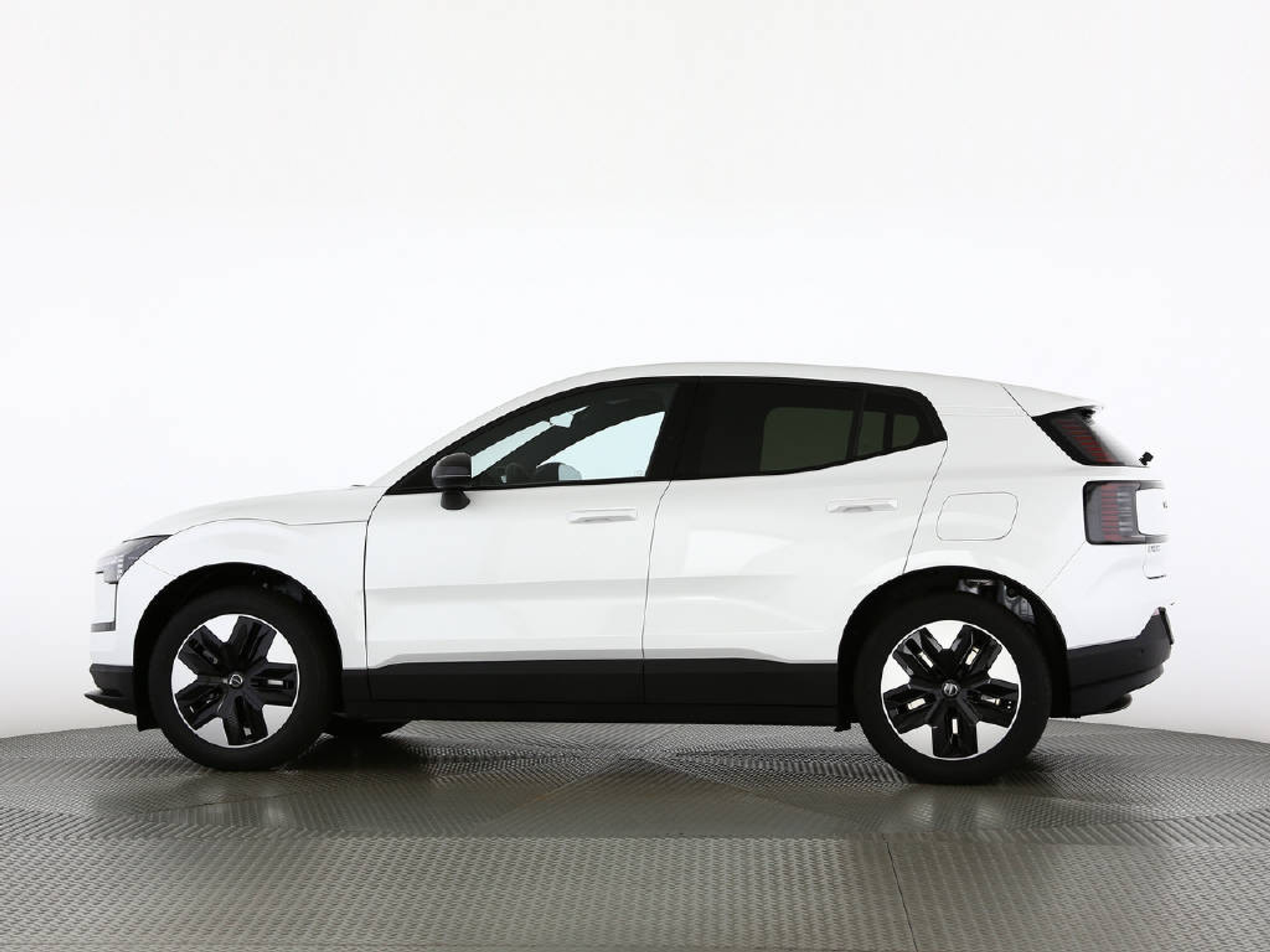 listing desktop thumbnail image 6