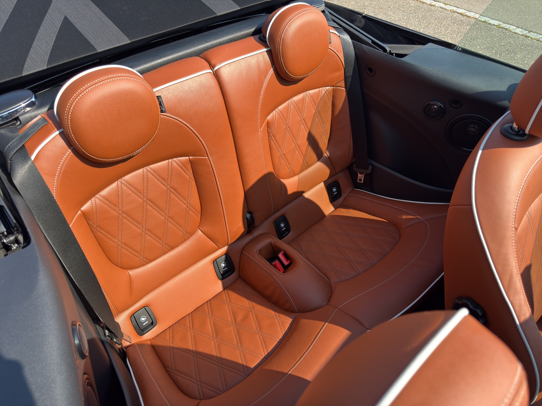 listing desktop thumbnail image 23