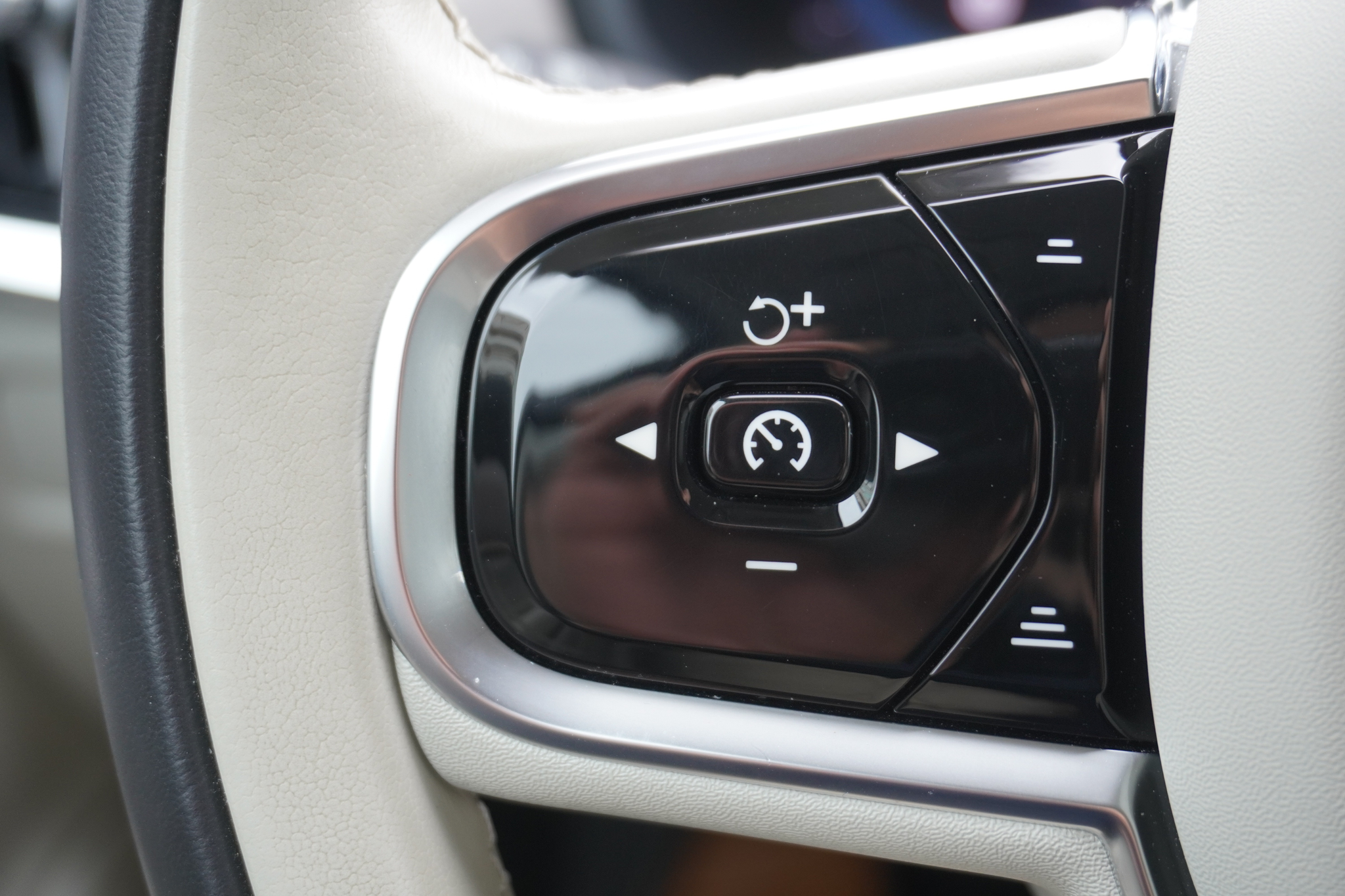 listing desktop thumbnail image 25