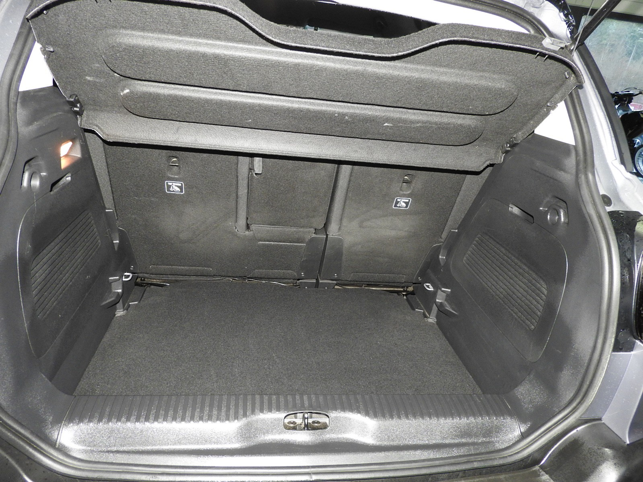 listing desktop thumbnail image 4