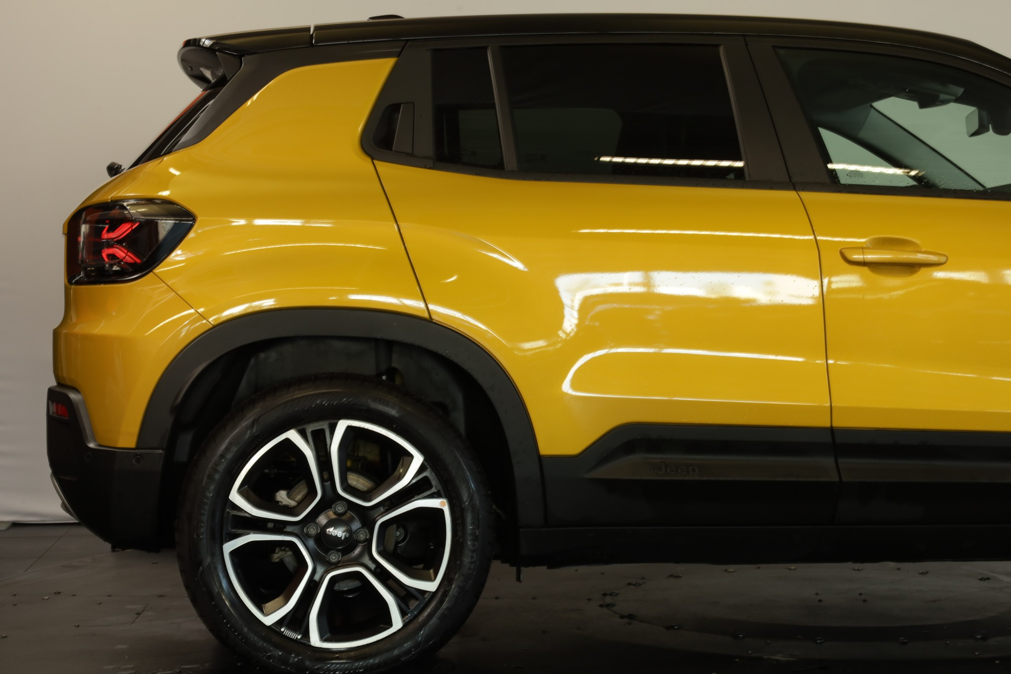 listing desktop thumbnail image 9