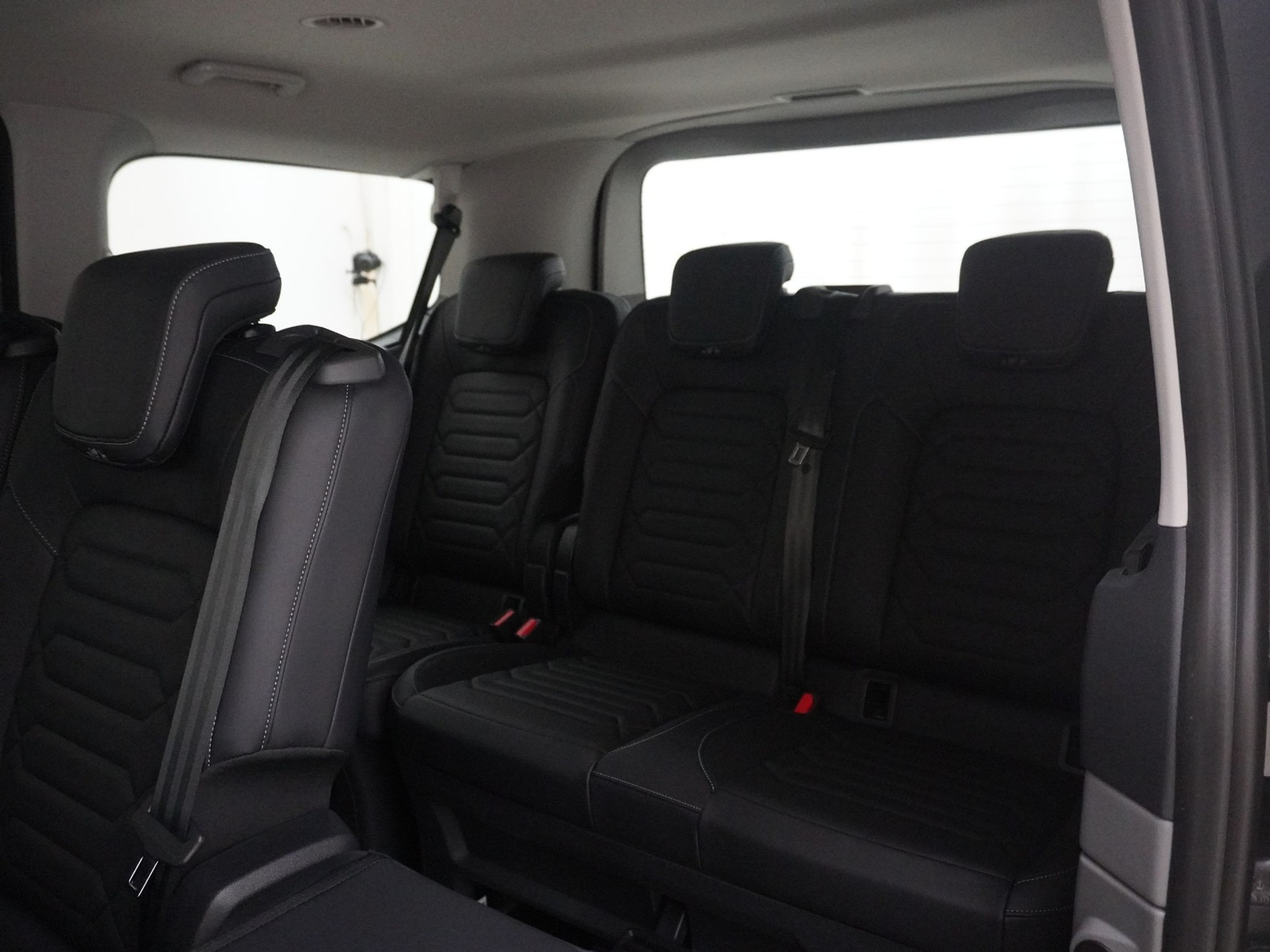 listing desktop thumbnail image 14