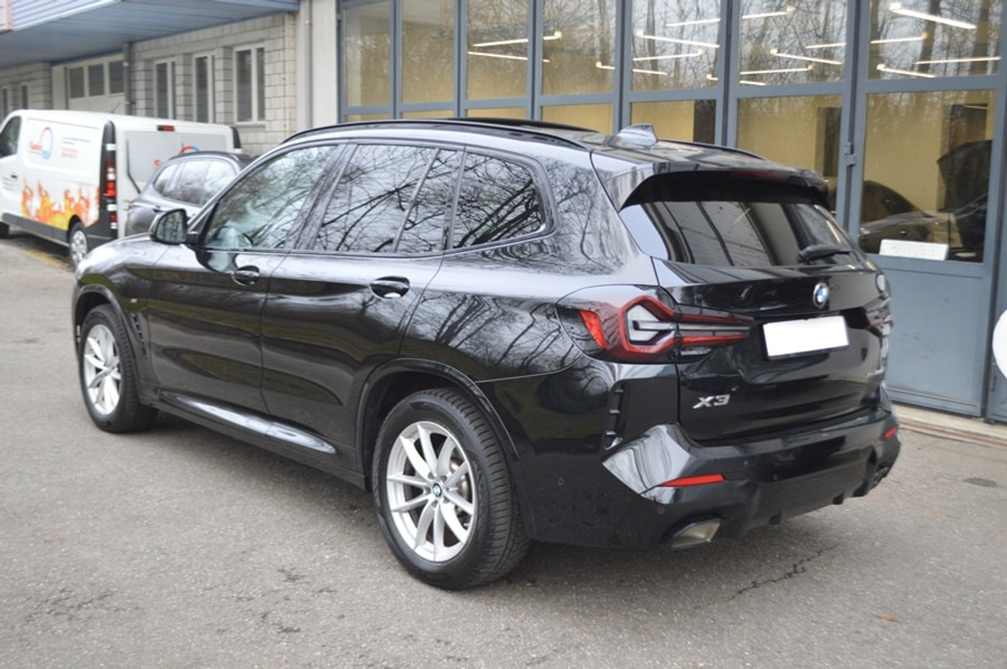 listing desktop thumbnail image 4