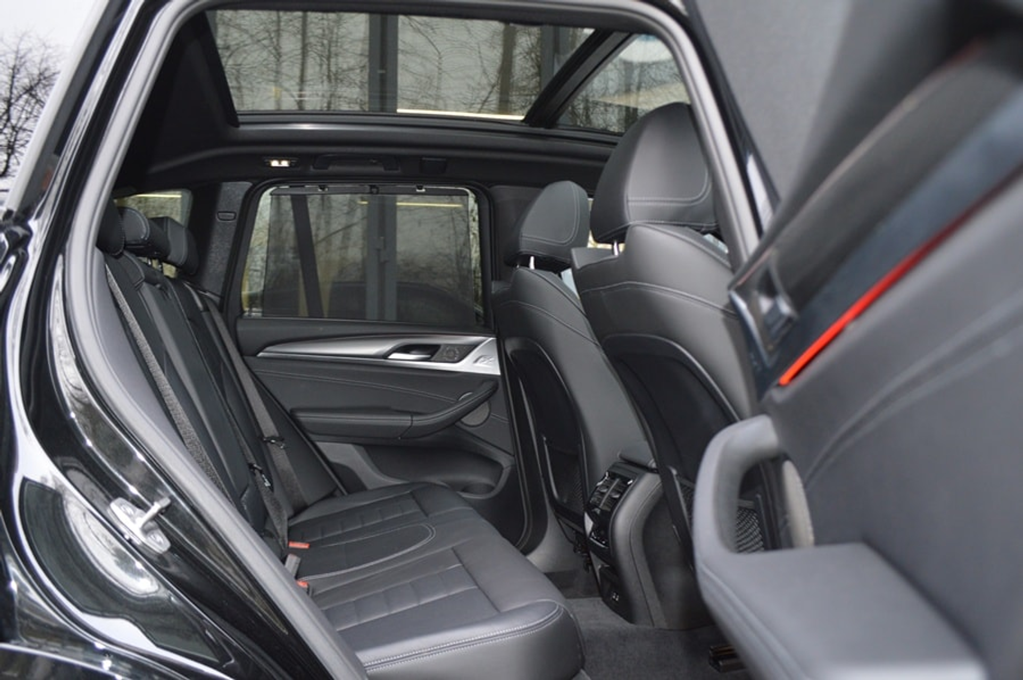 listing desktop thumbnail image 9