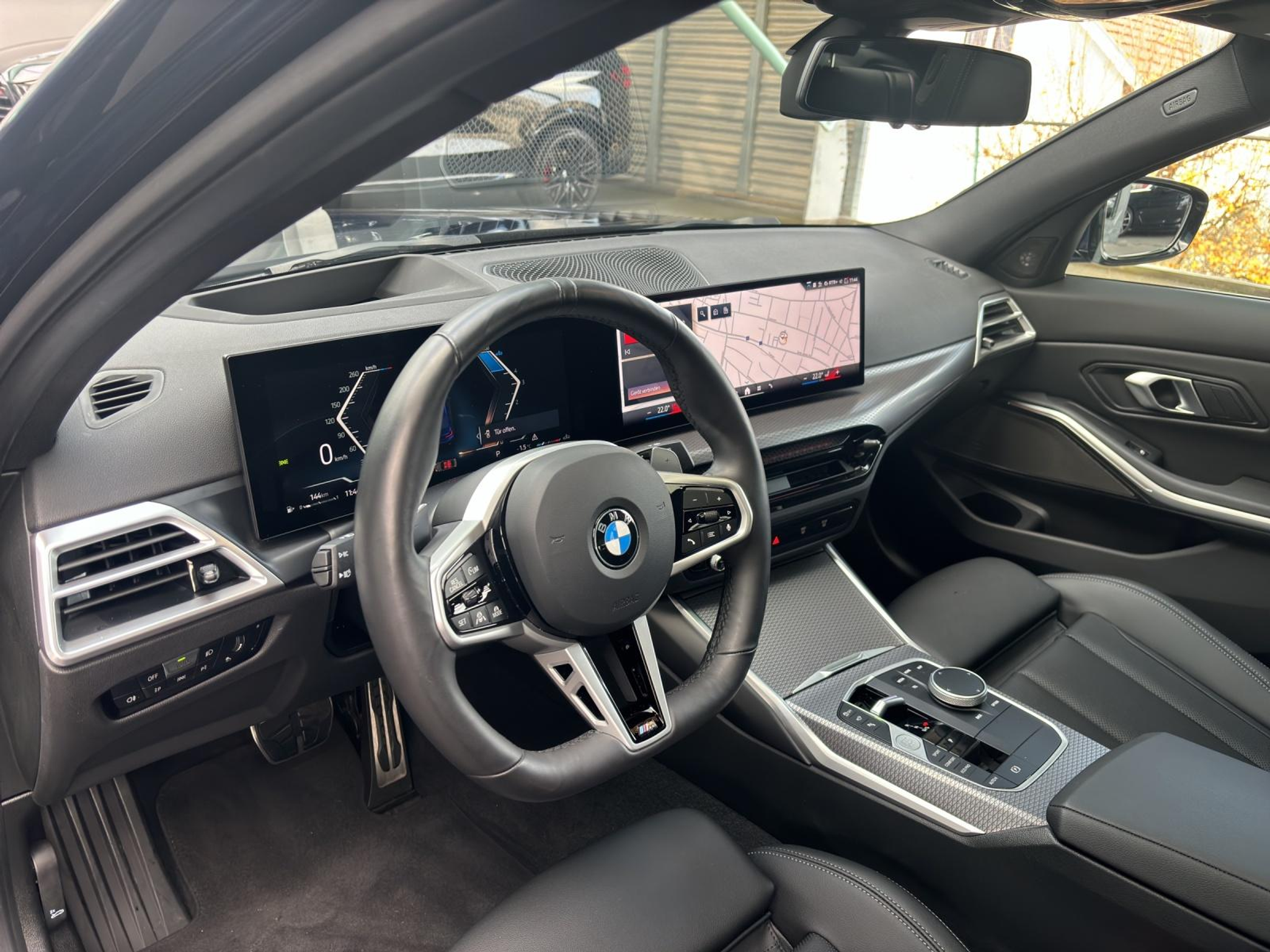 listing desktop thumbnail image 24