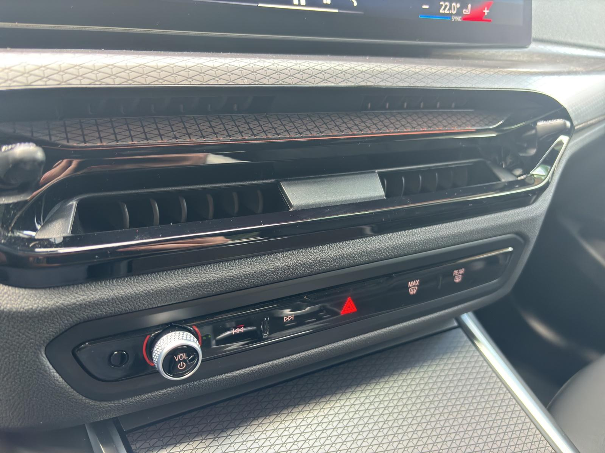 listing desktop thumbnail image 14