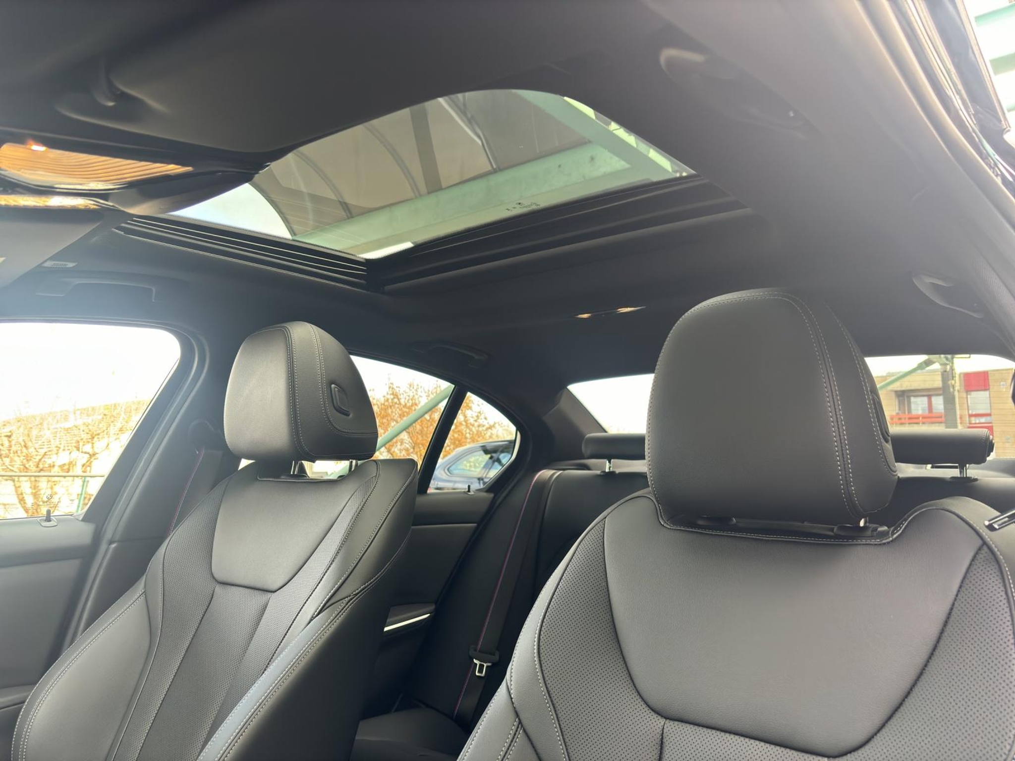 listing desktop thumbnail image 12