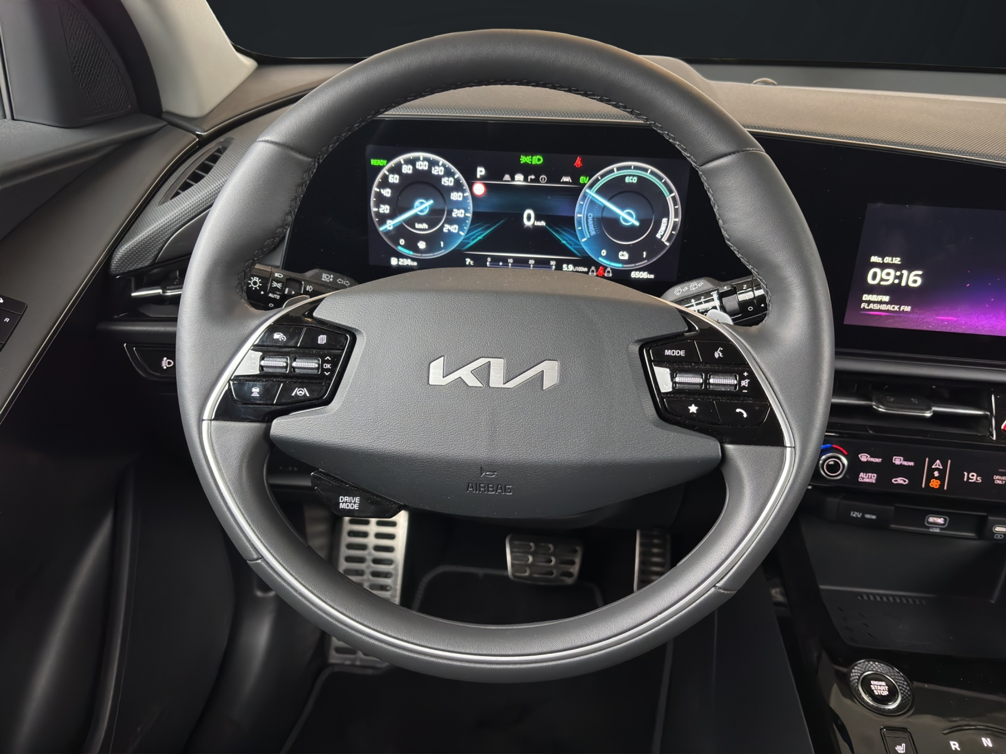 listing desktop thumbnail image 9