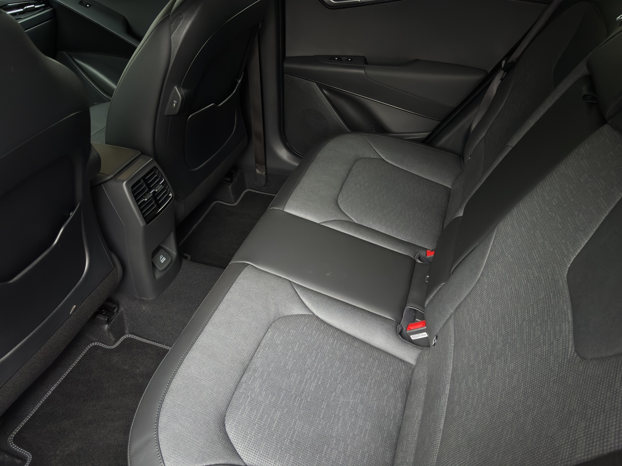 listing desktop thumbnail image 10