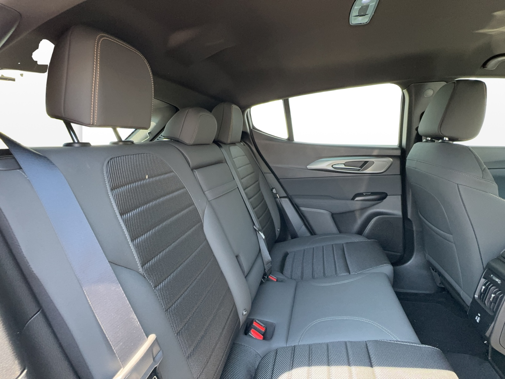 listing desktop thumbnail image 12