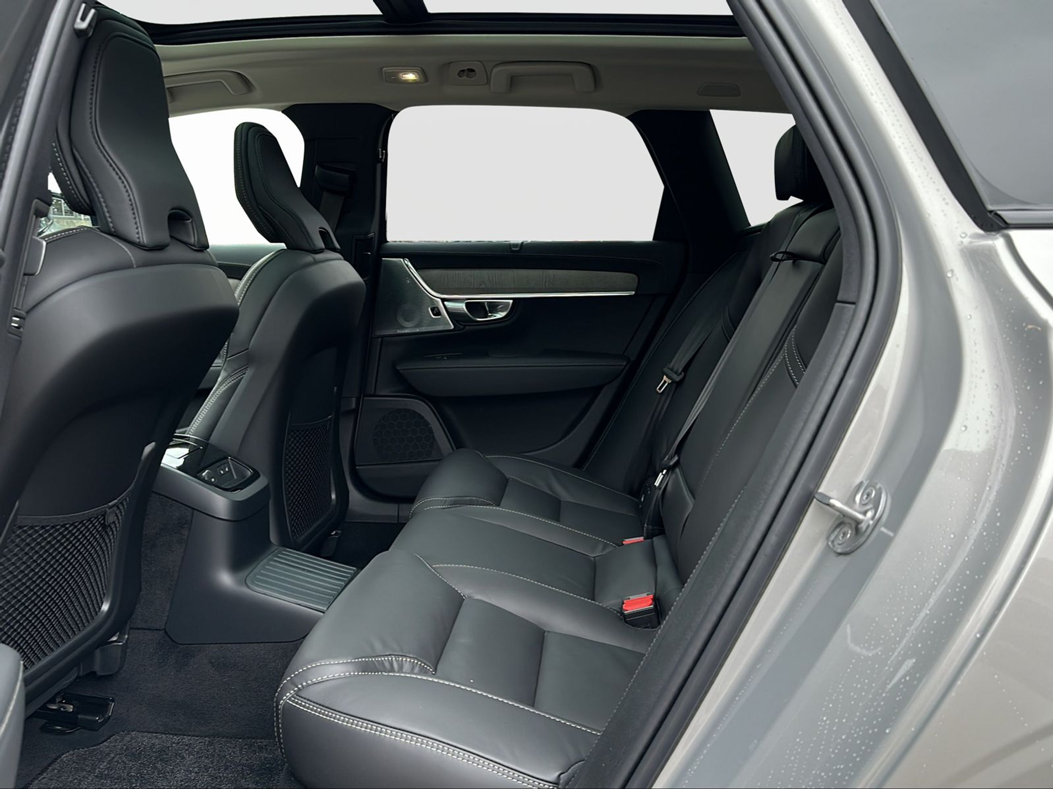 listing desktop thumbnail image 9