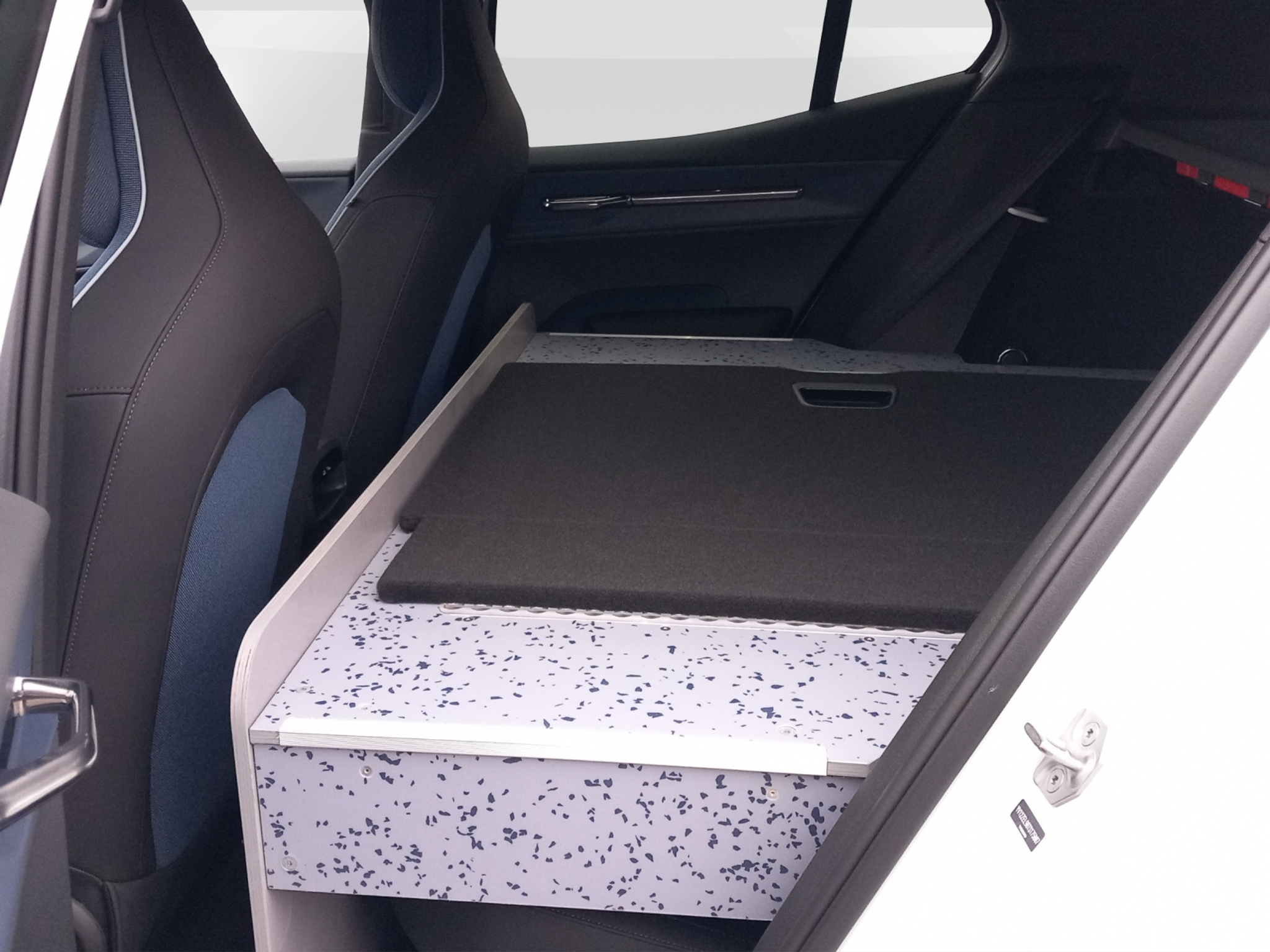 listing desktop thumbnail image 9