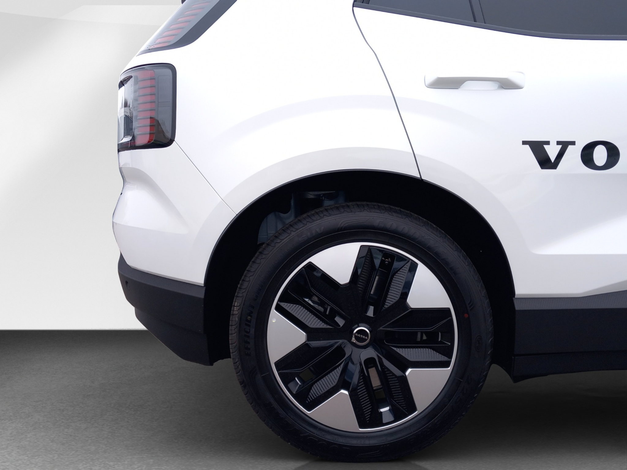 listing desktop thumbnail image 25