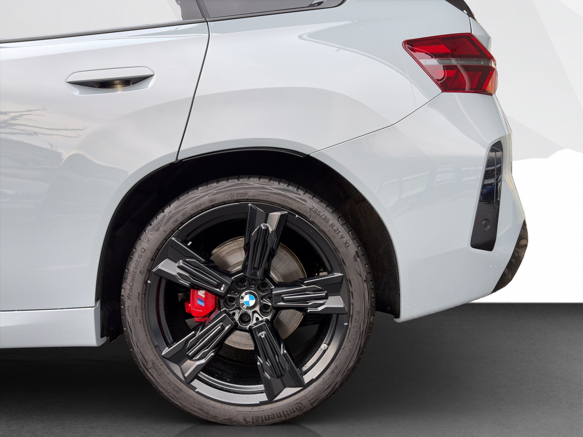 listing desktop thumbnail image 24