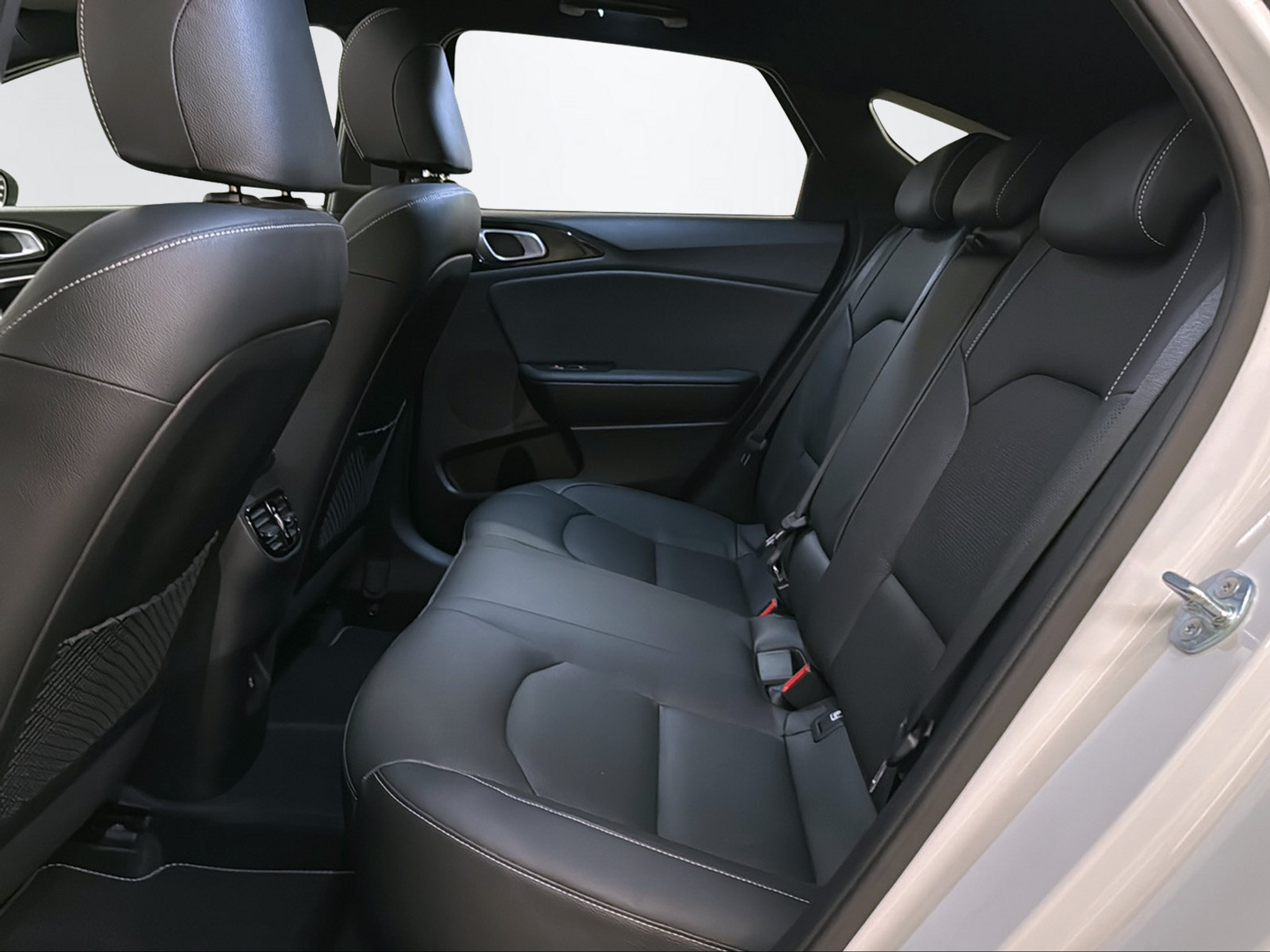 listing desktop thumbnail image 10